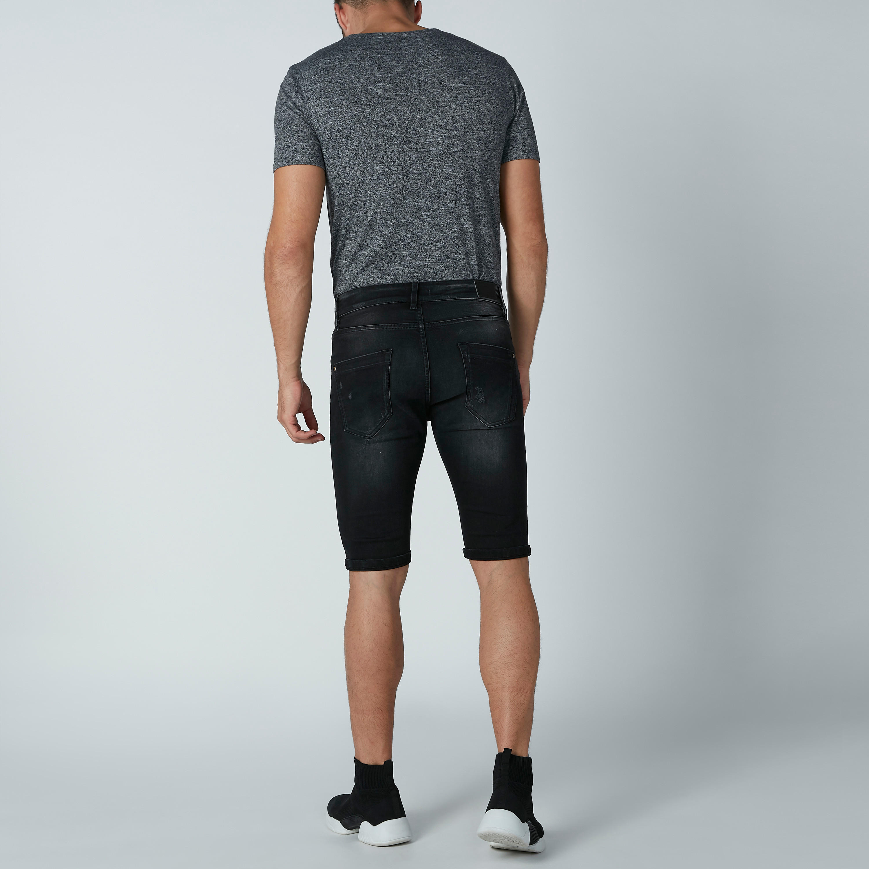 شورت دينم مضلّع بجيوب وحلقات حزام-men-clothing-bottoms-shorts-image-4