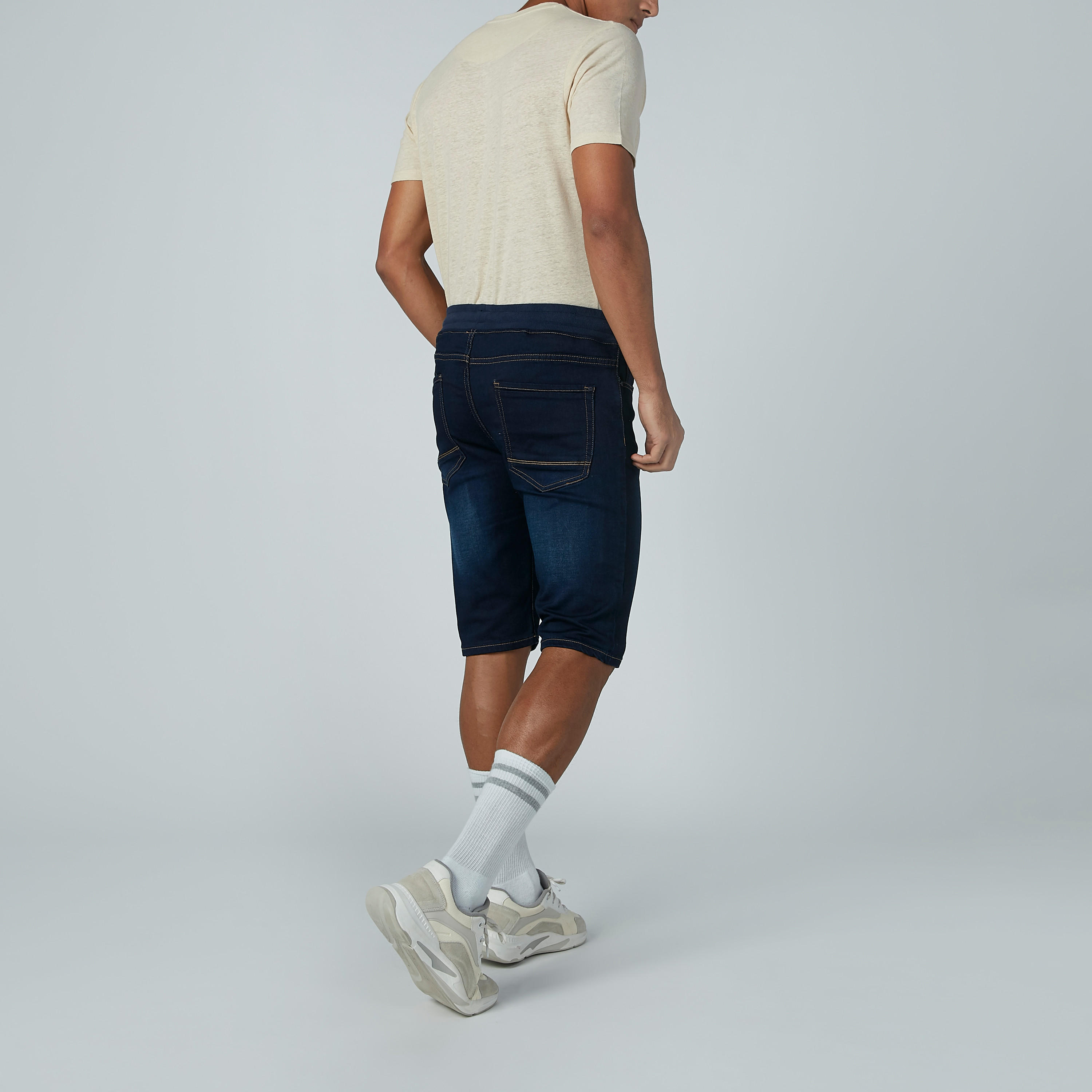شورت مستدام دينم بخصر منخفض ورباط وجيوب-men-clothing-bottoms-shorts-image-4
