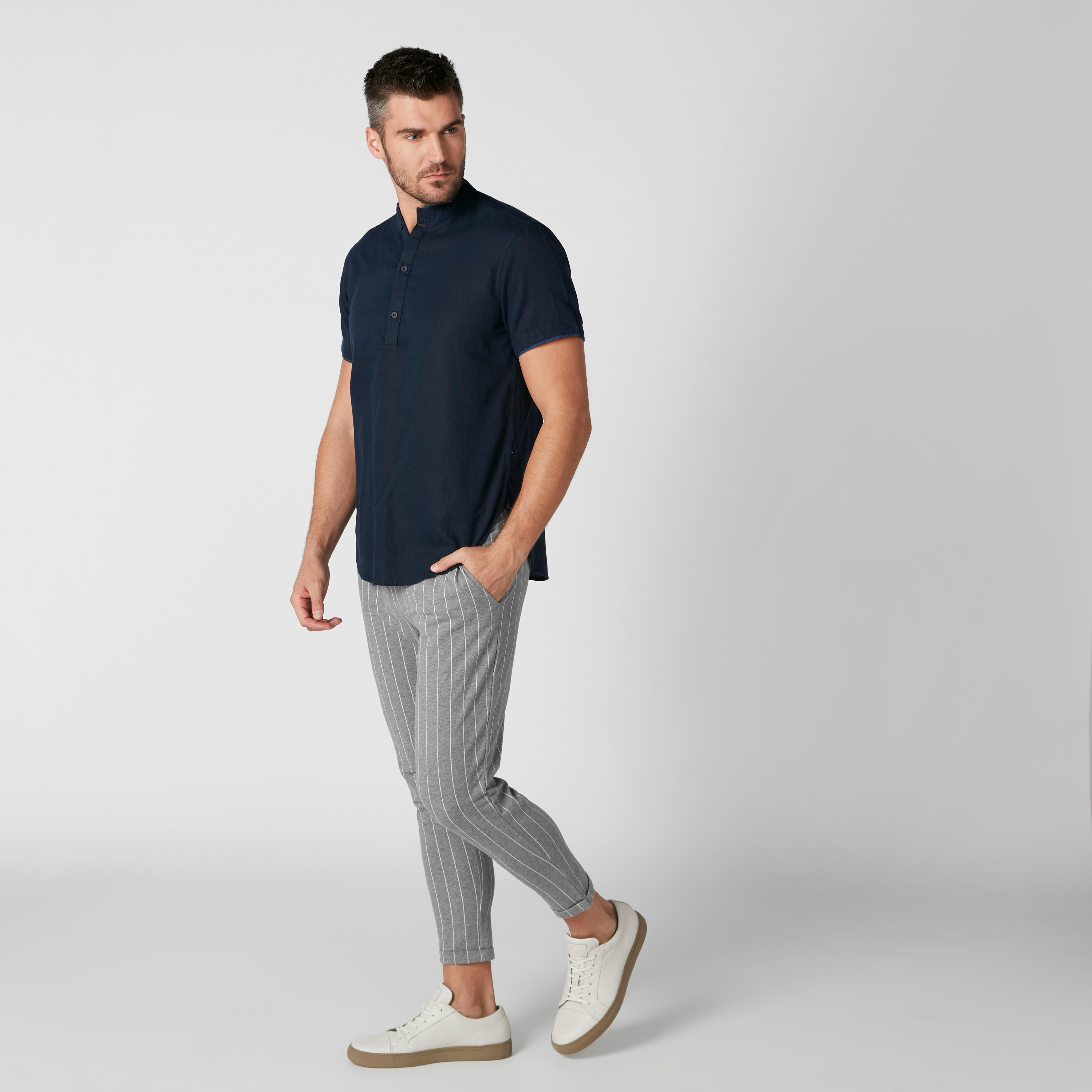 قميص مستدام سادة بياقة ماندارين وأكمام قصيرة-men-clothing-shirts-image-1