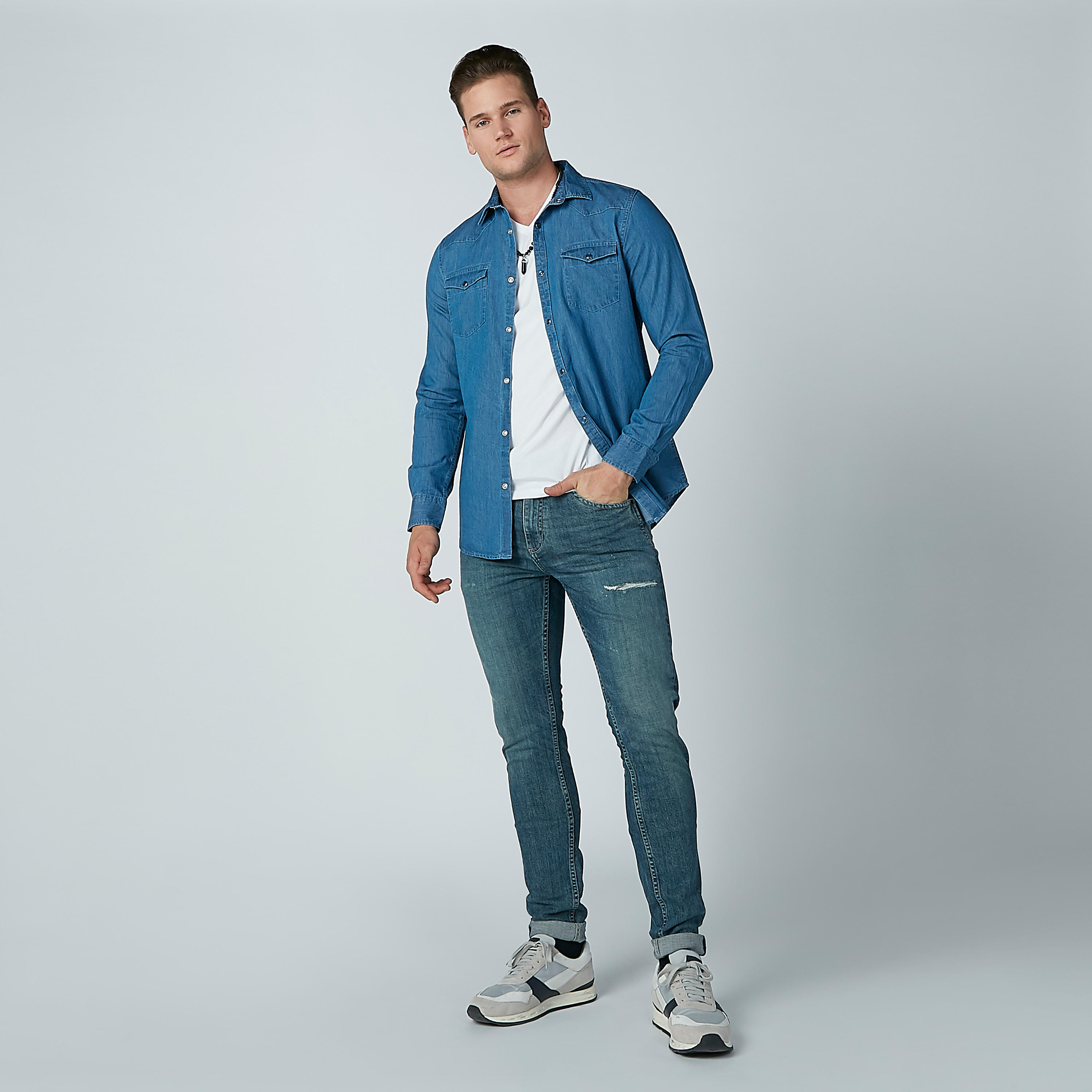 قميص مستدام سليم بأكمام طويلة وجيوب-men-clothing-shirts-image-5