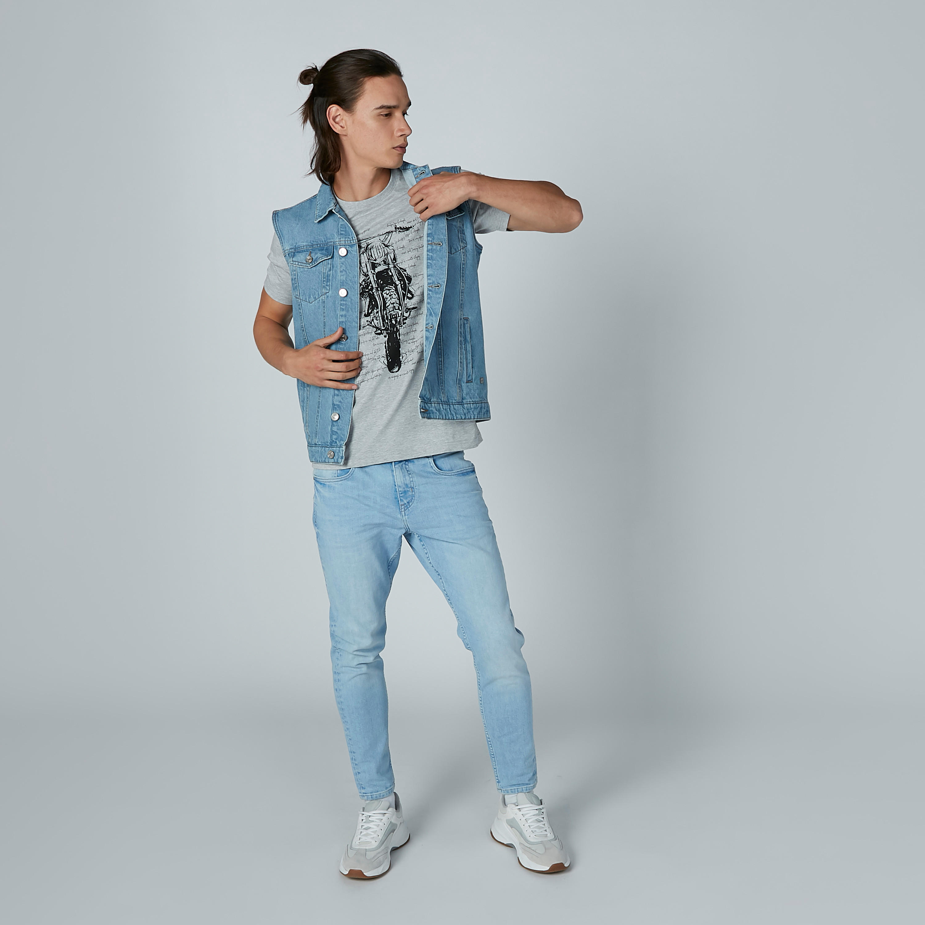 جاكيت دينم دون أكمام بجيوب-men-clothing-jacketsandblazers-jackets-image-2