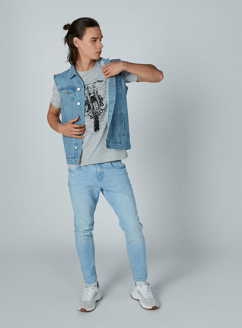 جاكيت دينم دون أكمام بجيوب-men-clothing-jacketsandblazers-jackets-image-2