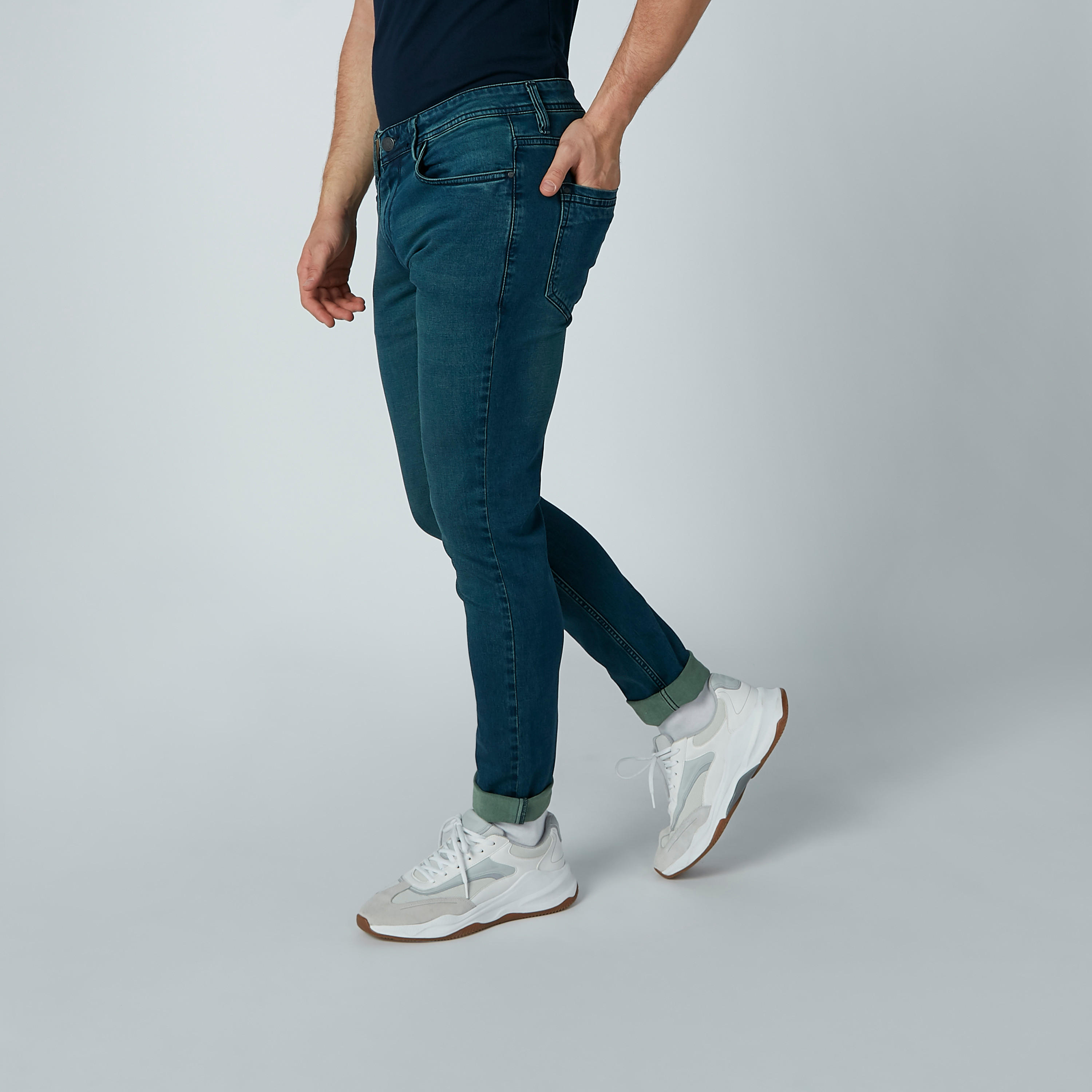 بنطال جينز طويل سادة بجيوب-men-clothing-bottoms-jeans-image-5