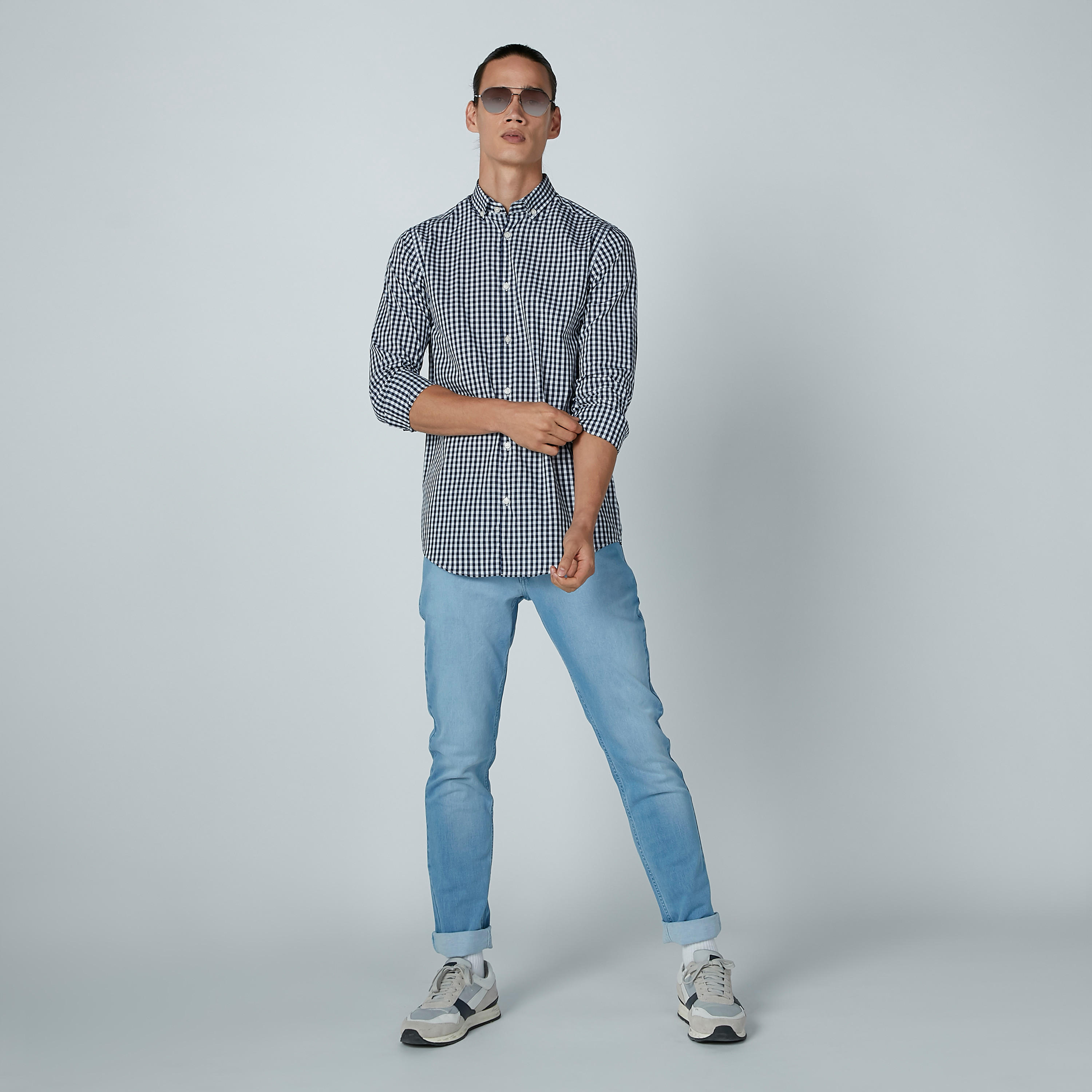 بنطال جينز طويل سادة بجيوب وحلقات للحزام-men-clothing-bottoms-jeans-image-1