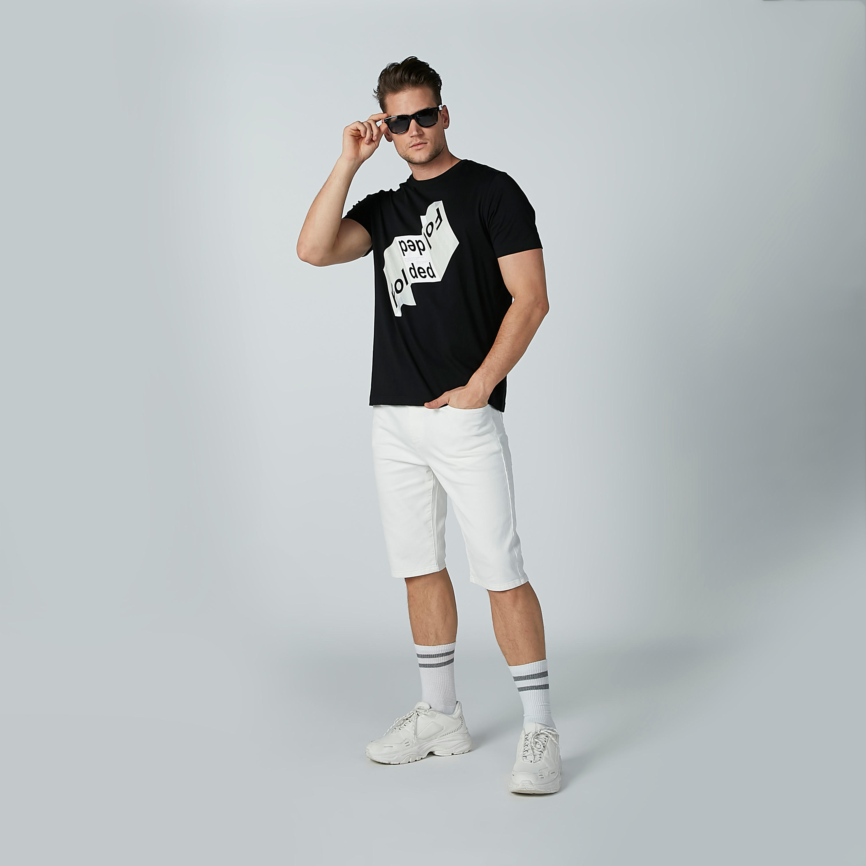 شورت دينم سادة برباط وجيوب-men-clothing-bottoms-shorts-image-2