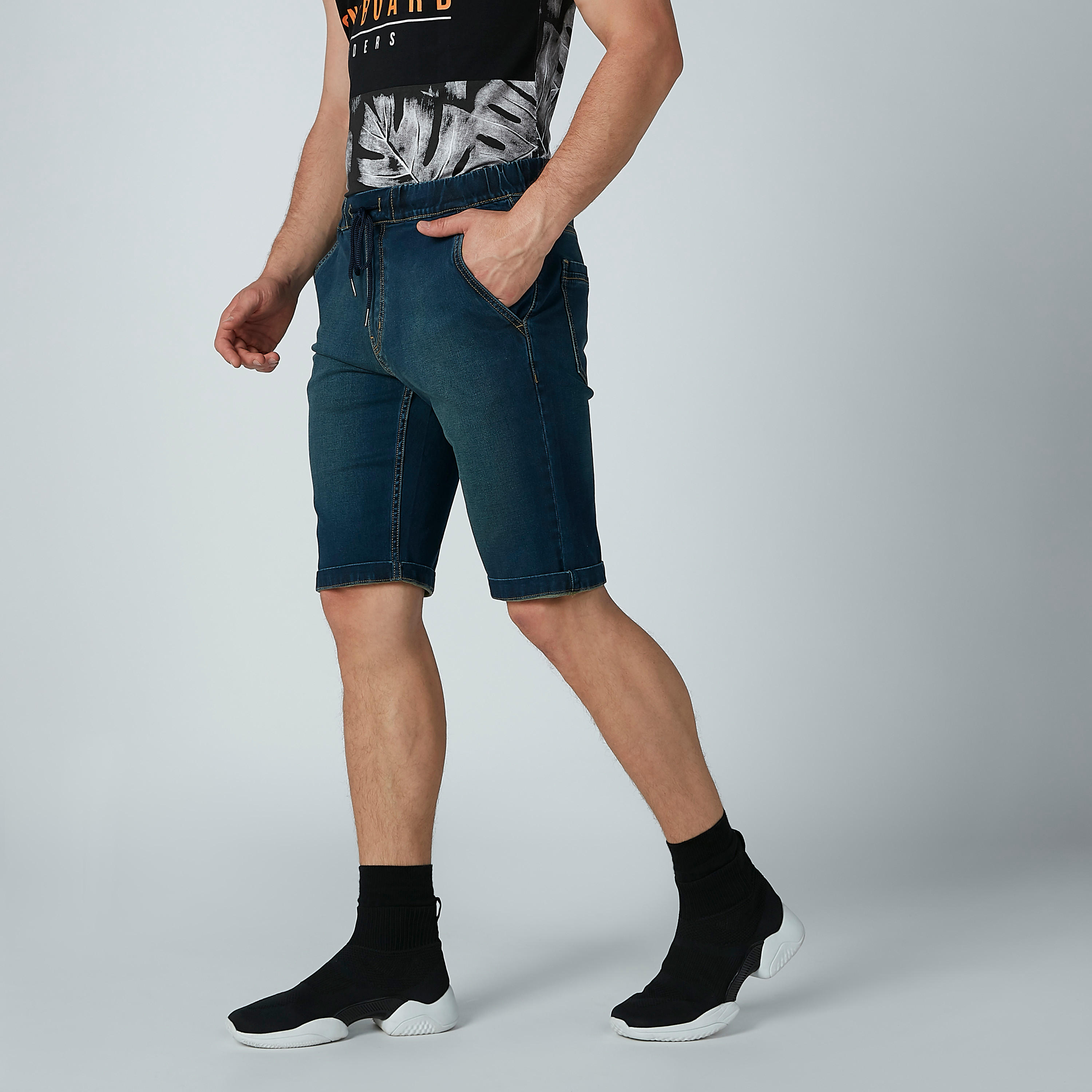 شورت دينم برباط وجيوب-men-clothing-bottoms-shorts-image-3