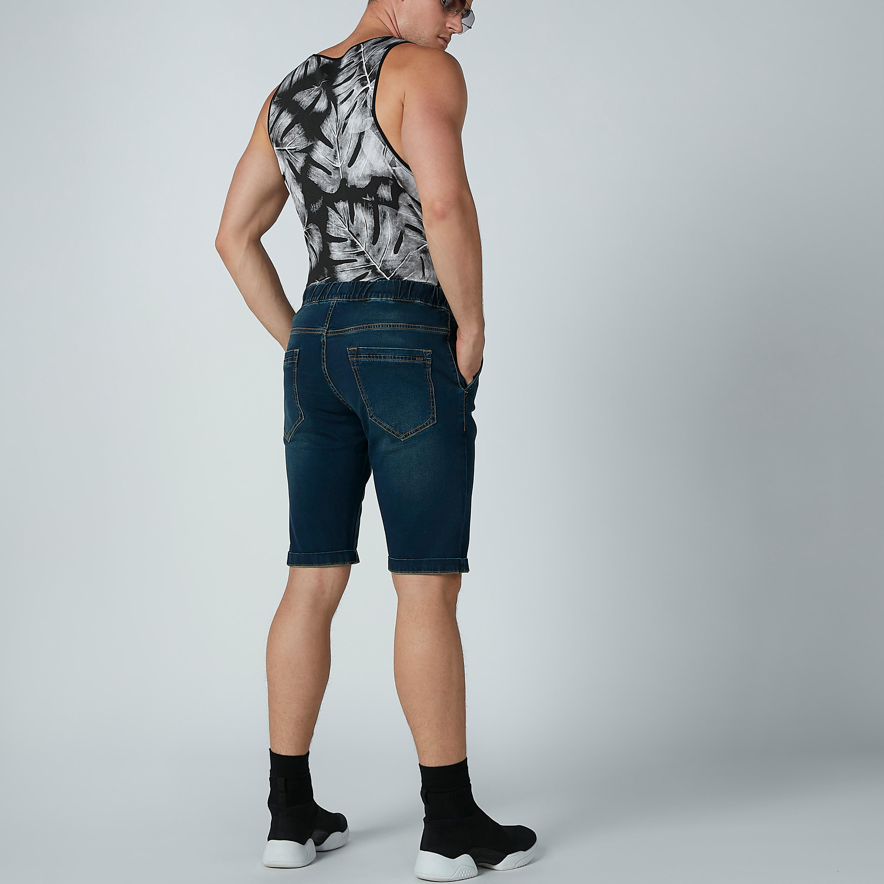 شورت دينم برباط وجيوب-men-clothing-bottoms-shorts-image-5