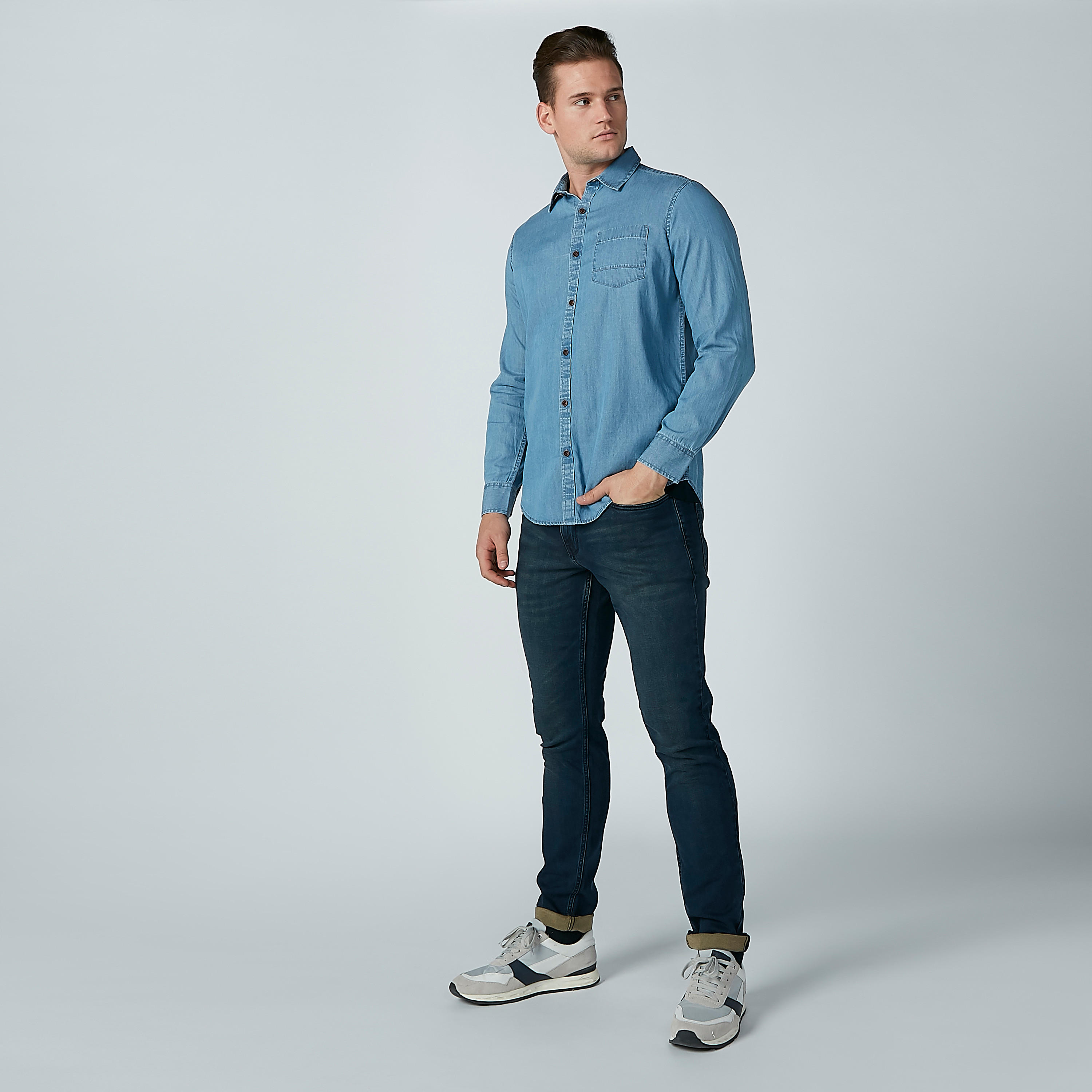 قميص سادة بجيب على الصدر-men-clothing-shirts-image-1