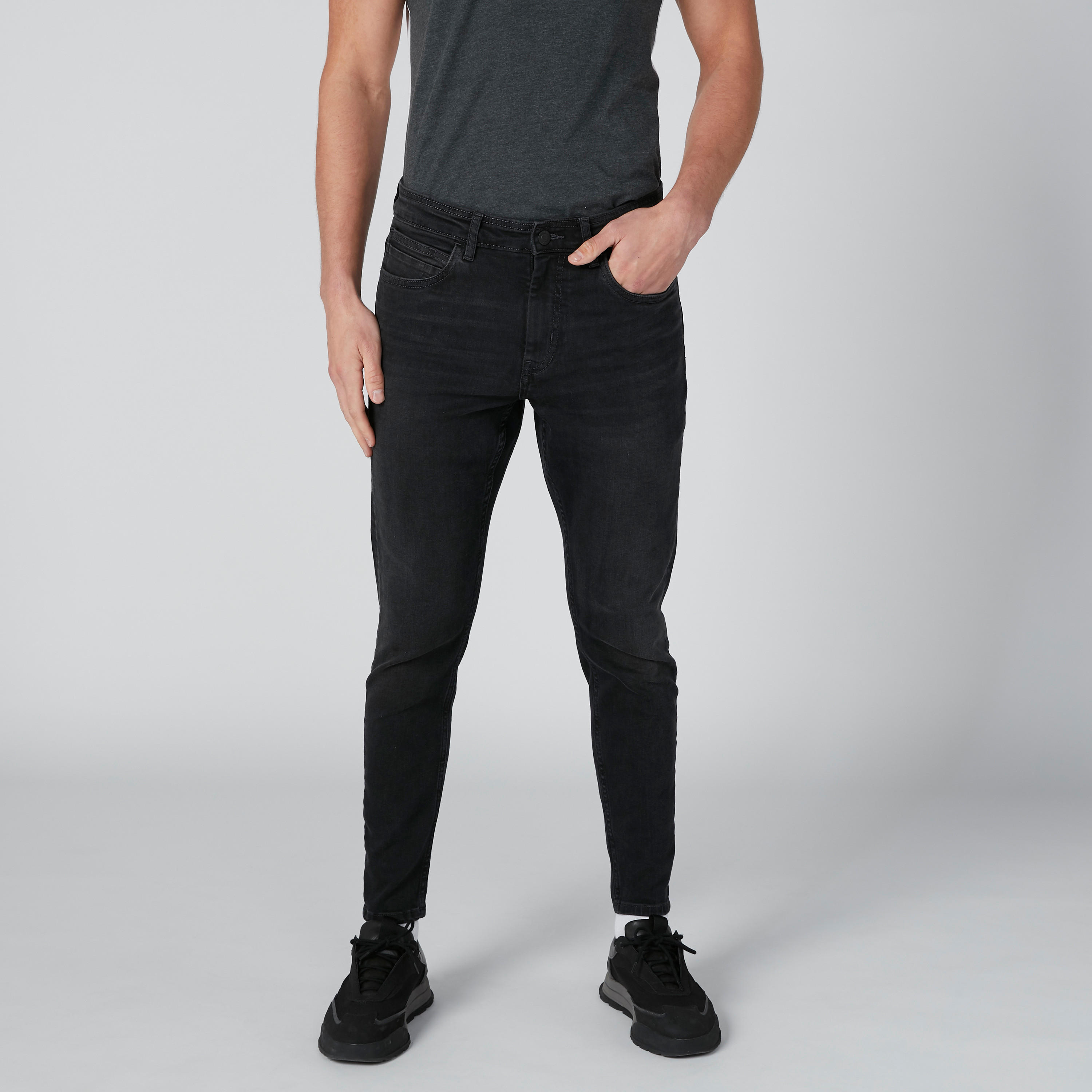 بنطال جينز طويل بجيوب-men-clothing-bottoms-jeans-image-4