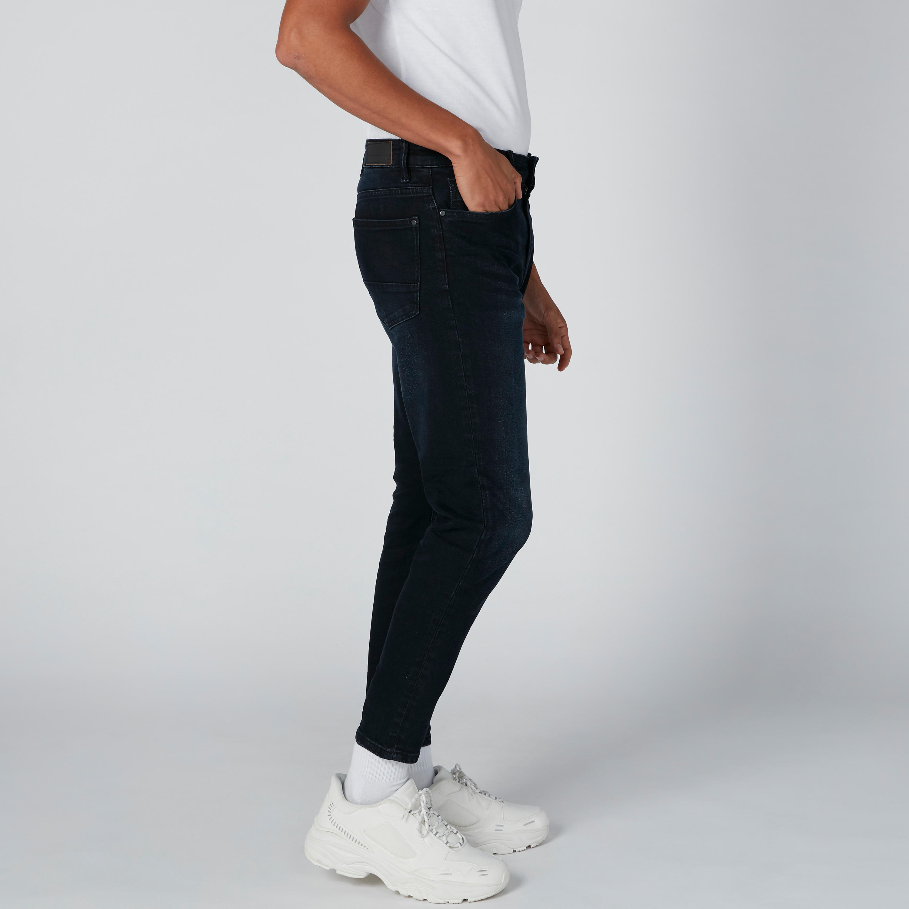 بنطال جينز طويل بجيوب-men-clothing-bottoms-jeans-image-1