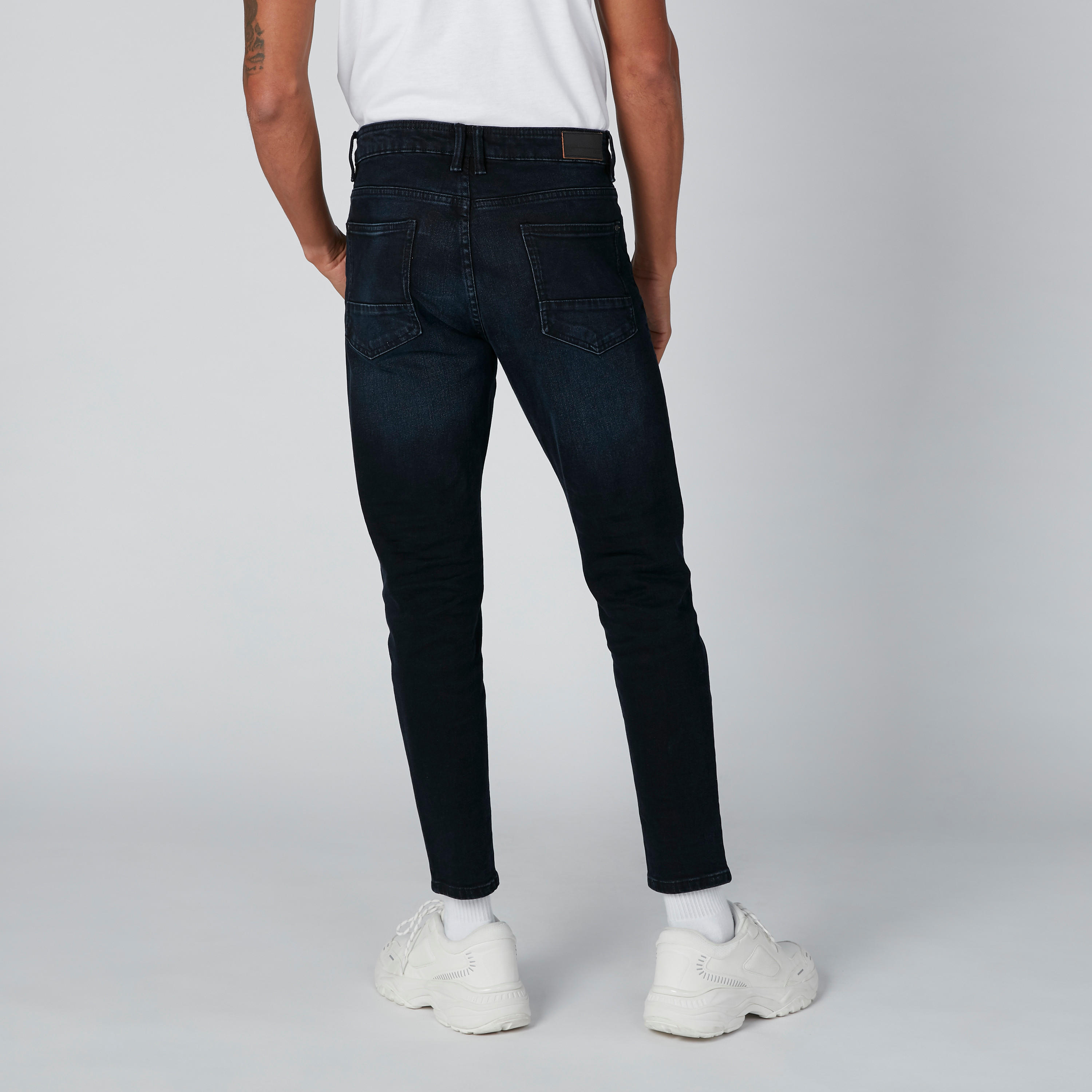 بنطال جينز طويل بجيوب-men-clothing-bottoms-jeans-image-2