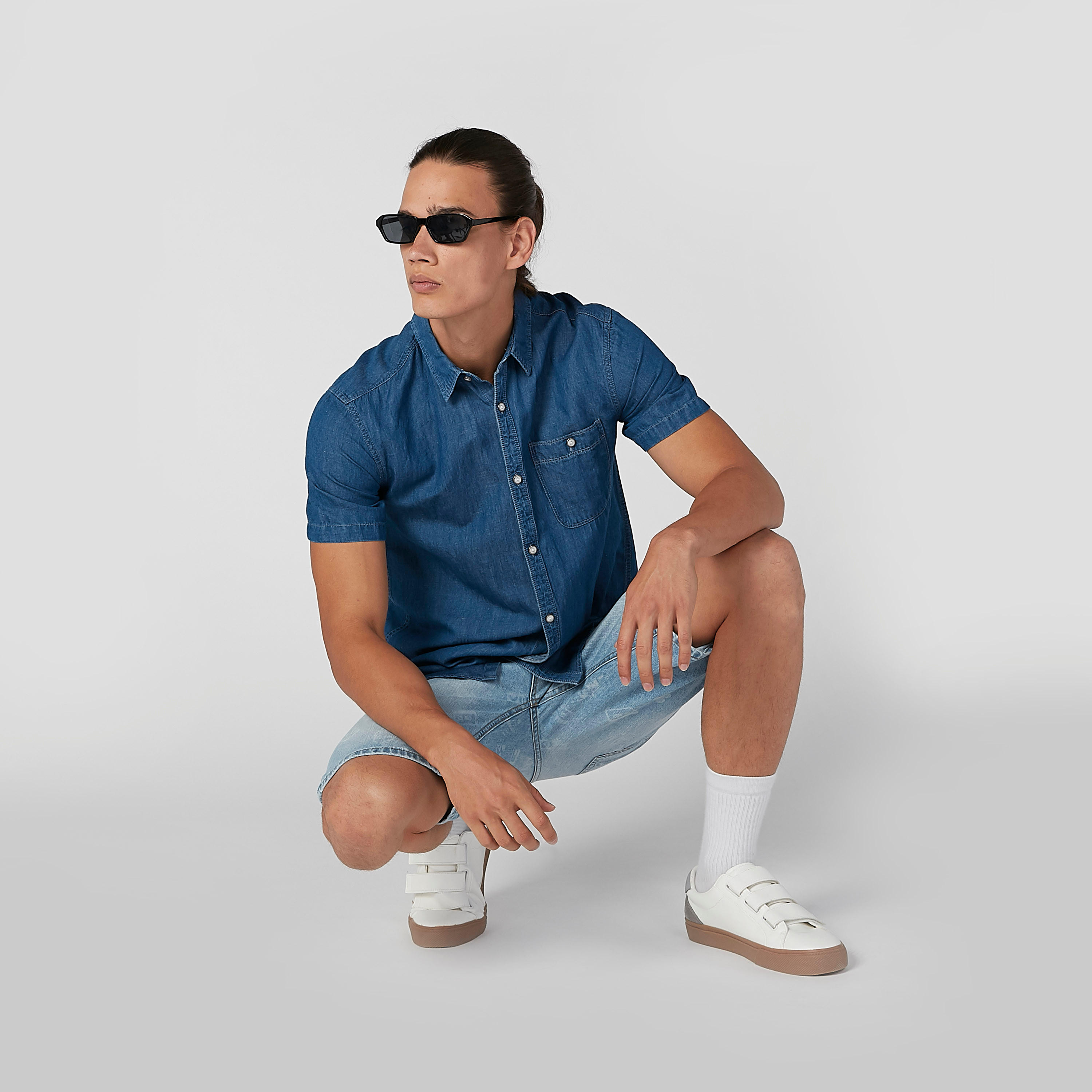 قميص سادة بأكمام قصيرة وأزرار-men-clothing-shirts-image-1