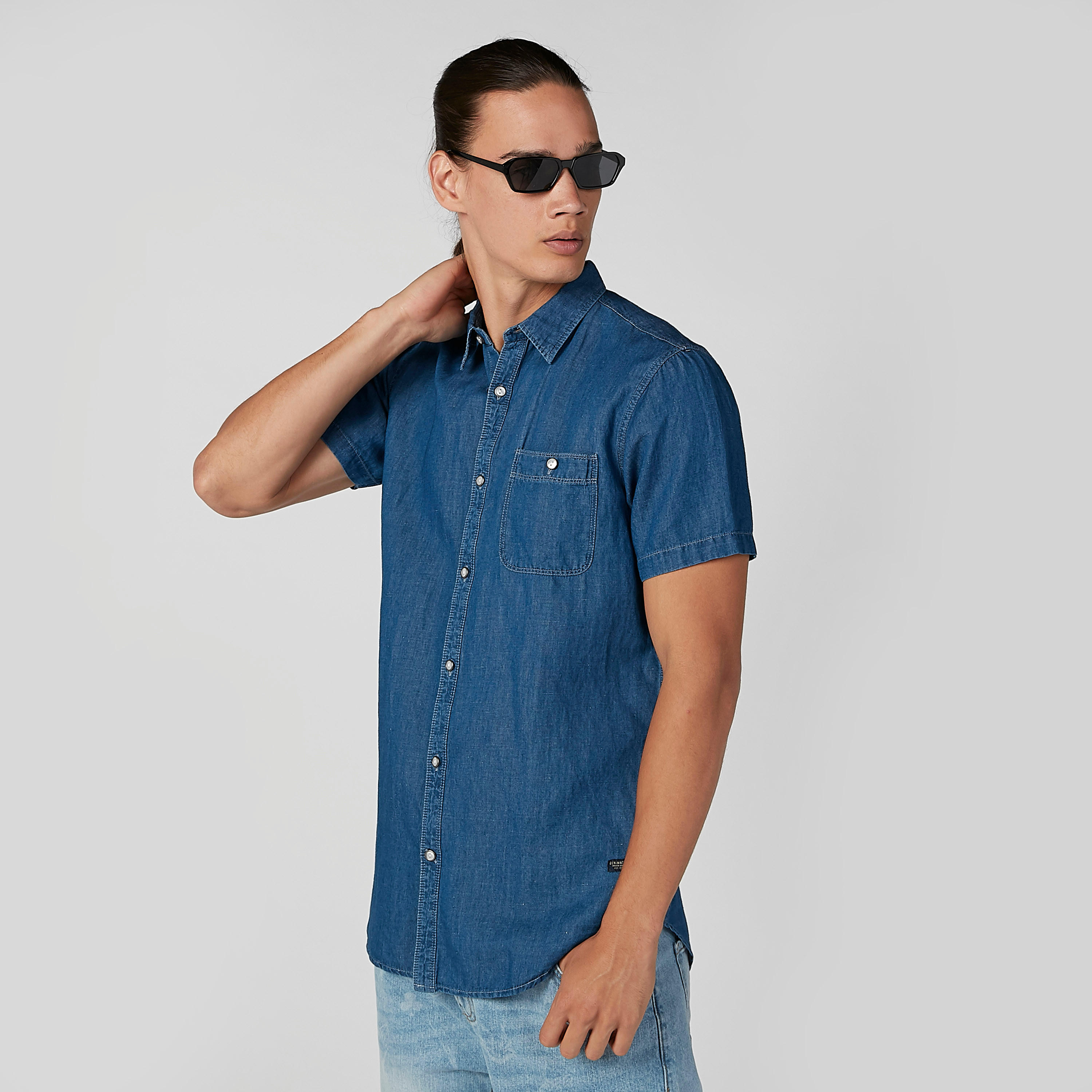 قميص سادة بأكمام قصيرة وأزرار-men-clothing-shirts-image-2