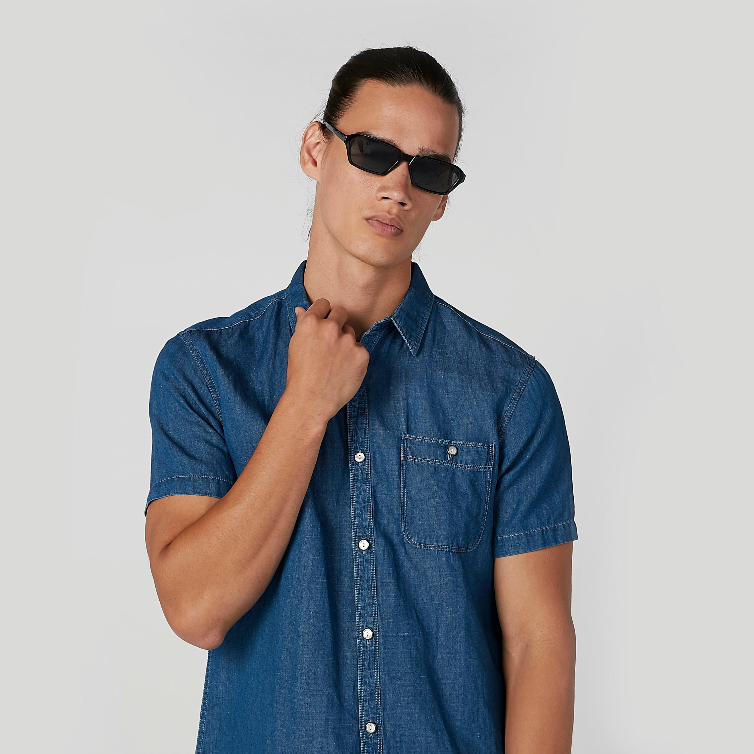 قميص سادة بأكمام قصيرة وأزرار-men-clothing-shirts-image-3