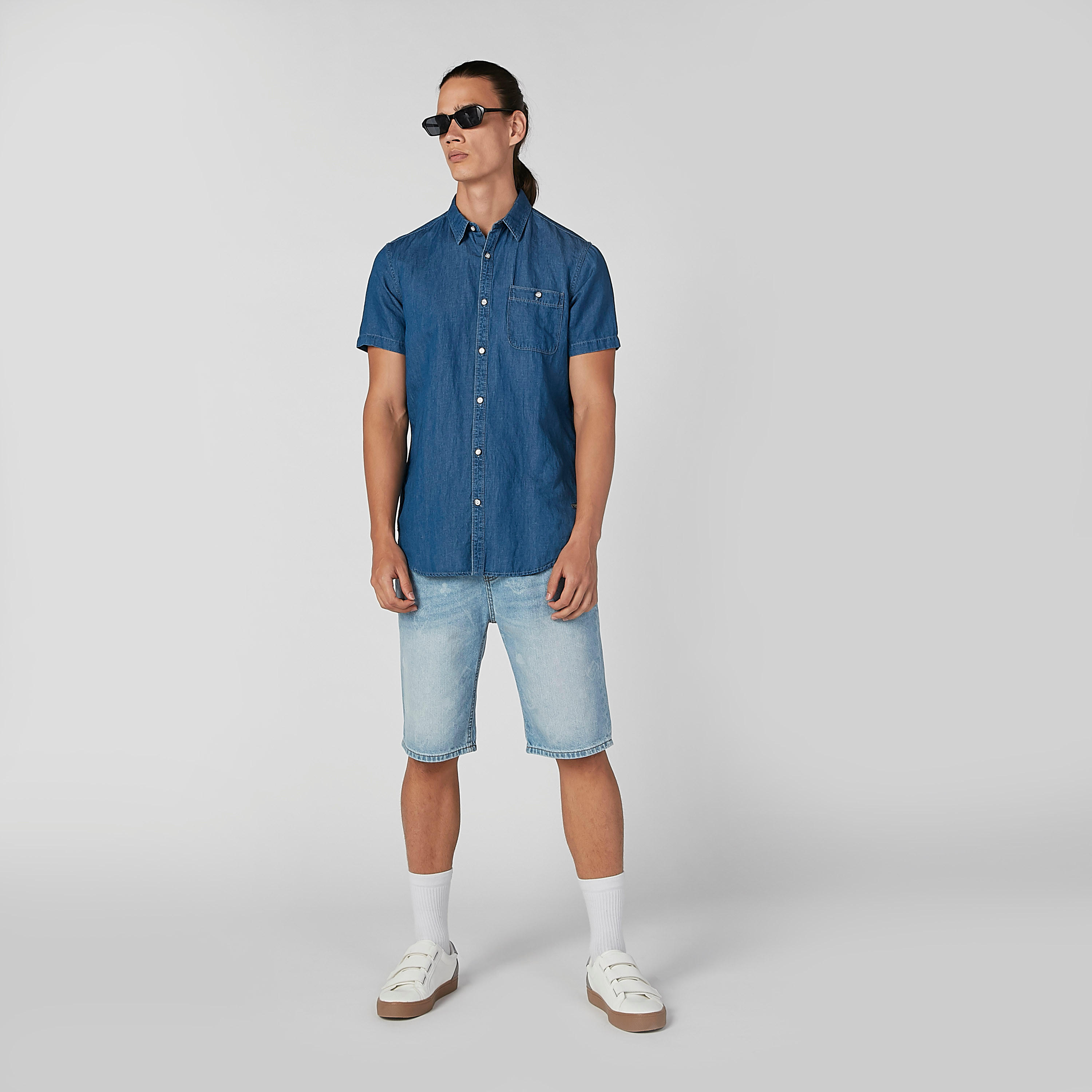قميص سادة بأكمام قصيرة وأزرار-men-clothing-shirts-image-5