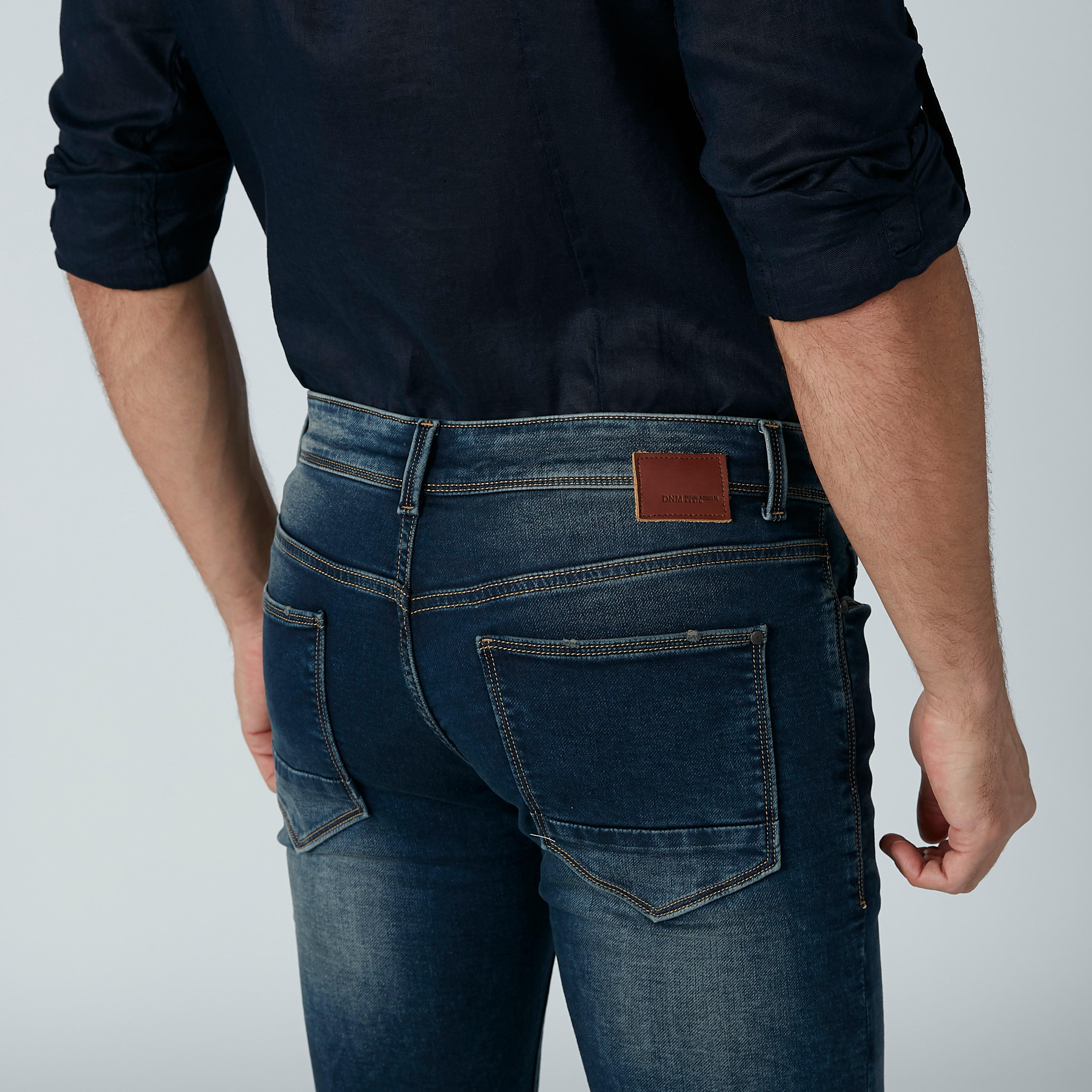 بنطال جينز بجيوب وحلقات حزام-men-clothing-bottoms-jeans-image-4