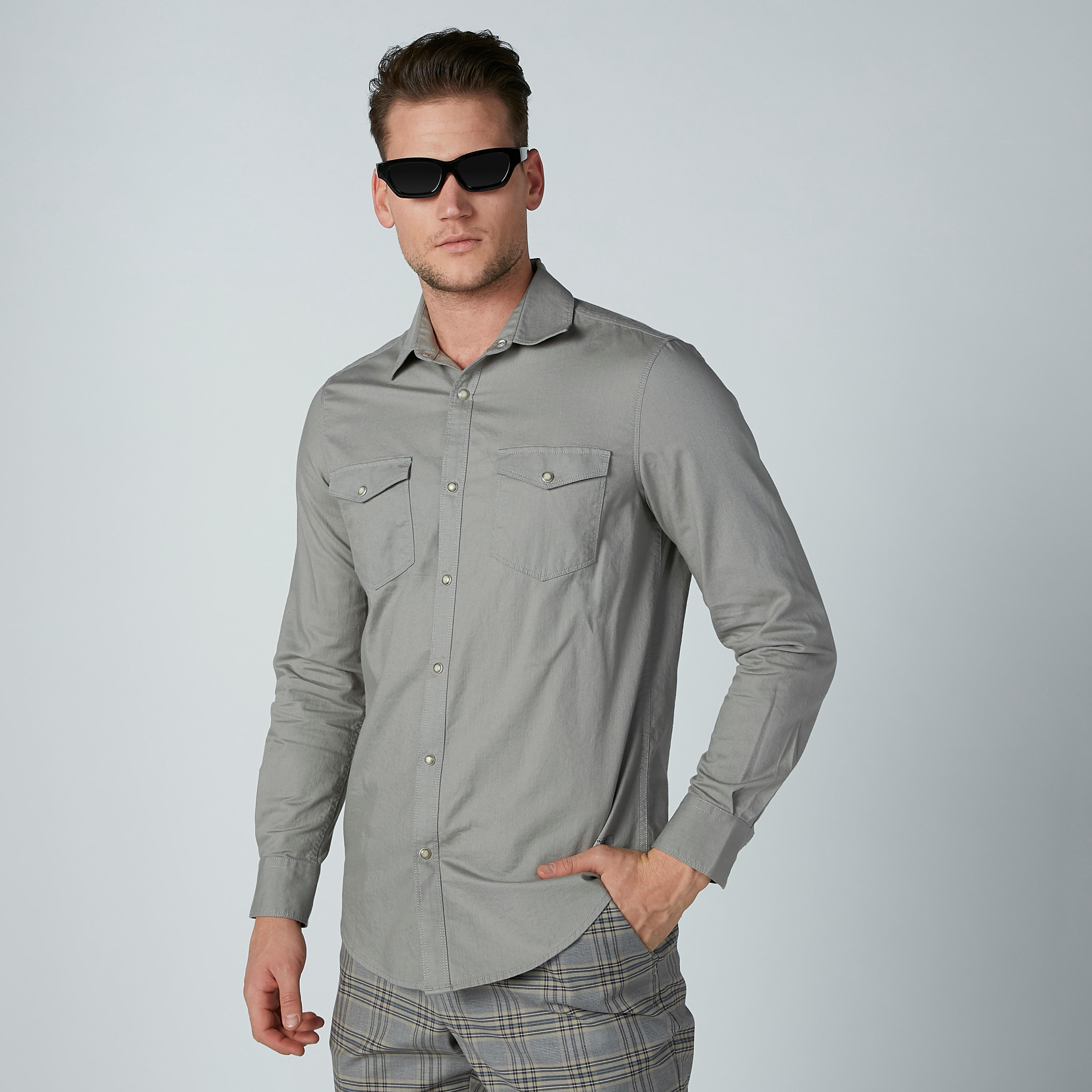 قميص سادة بأكمام طويلة وجيب على الصدر-men-clothing-shirts-image-2
