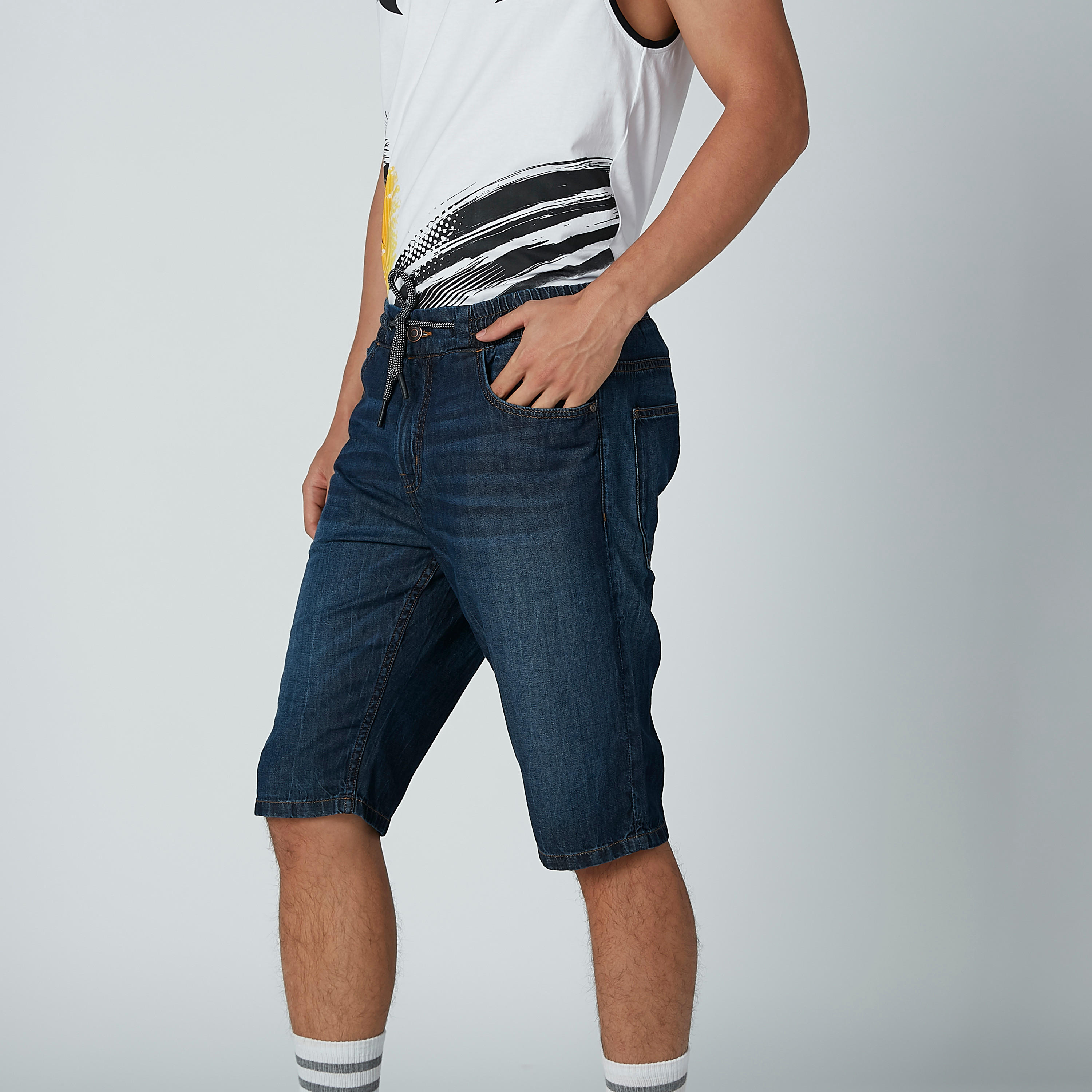 شورت دينم برباط وجيوب-men-clothing-bottoms-shorts-image-3
