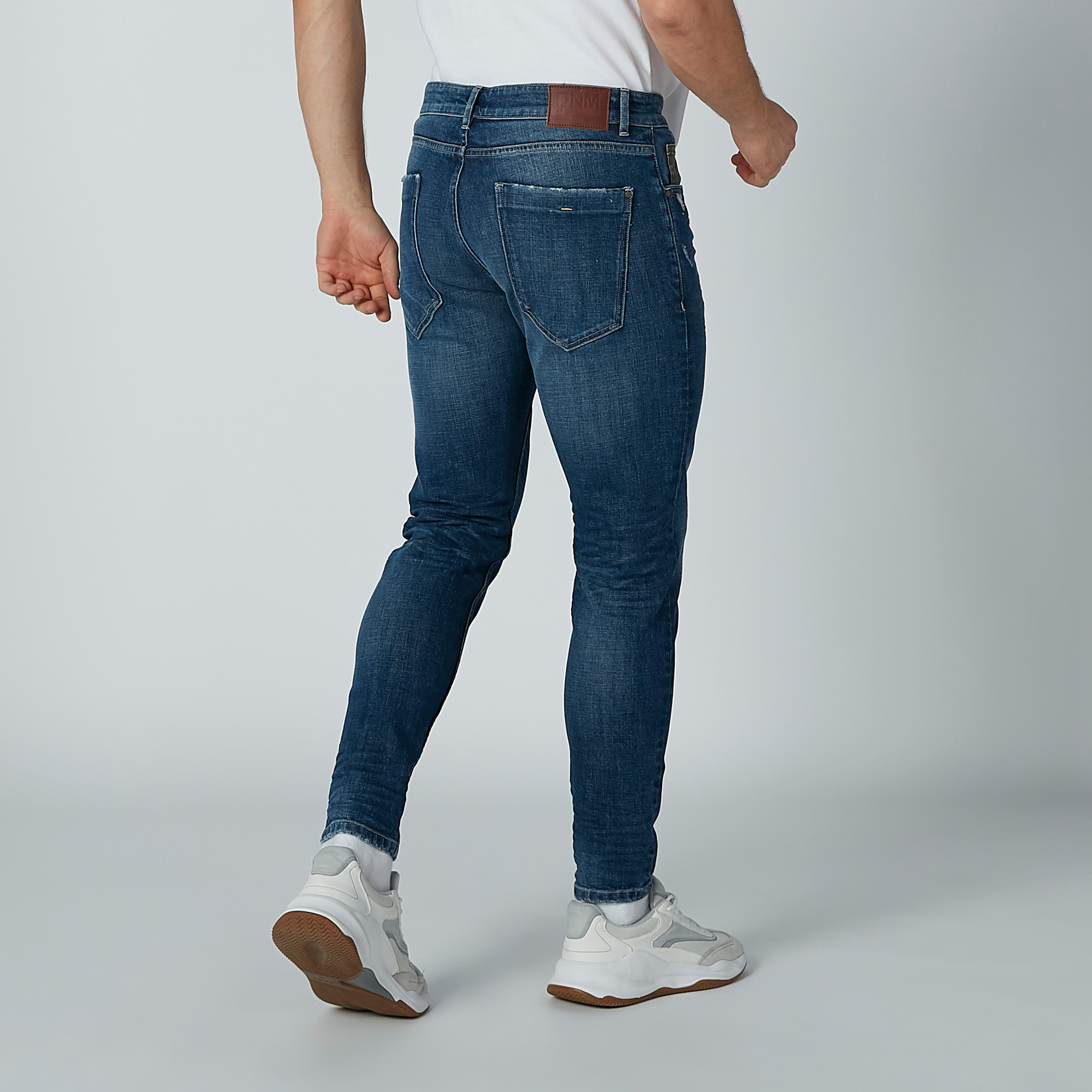 بنطال جينز طويل ممزّق بجيوب وحلقات للحزام-men-clothing-bottoms-jeans-image-5