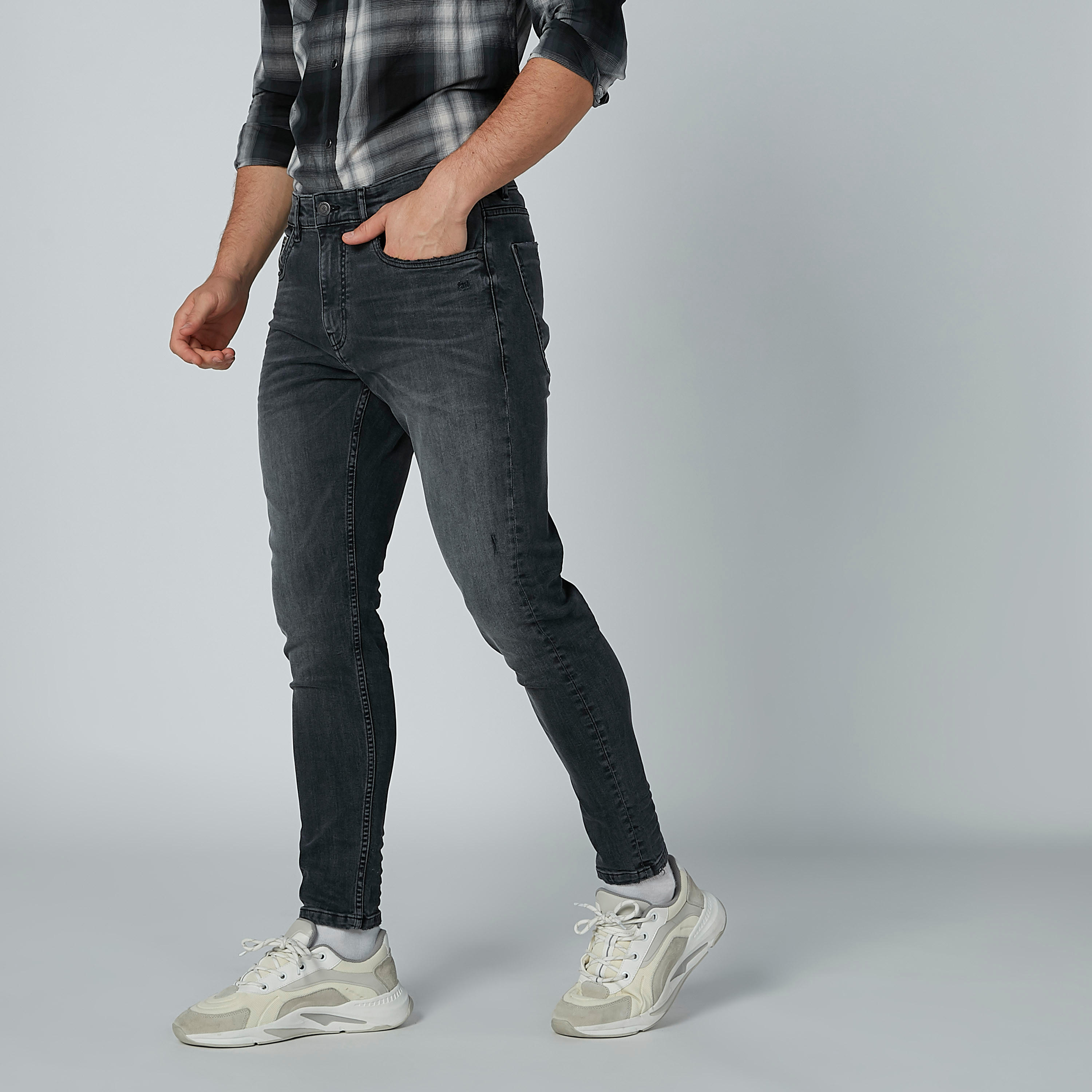 بنطال جينز طويل بجيوب-men-clothing-bottoms-jeans-image-1
