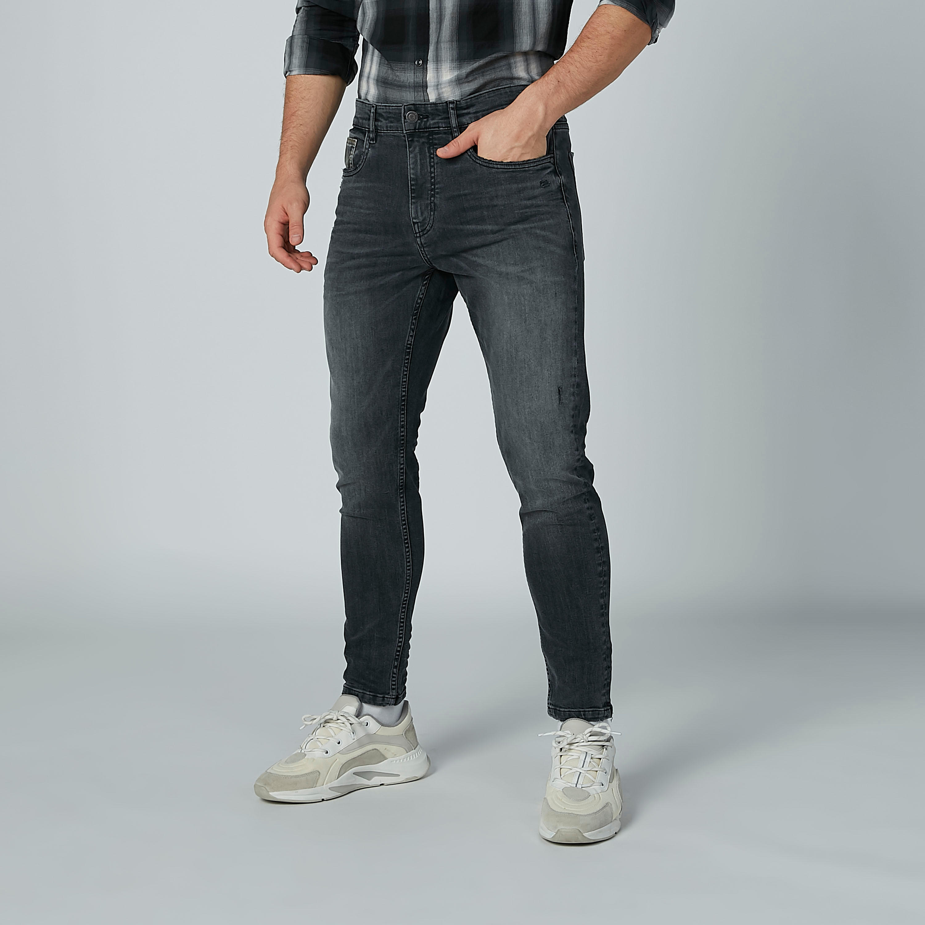 بنطال جينز طويل بجيوب-men-clothing-bottoms-jeans-image-4