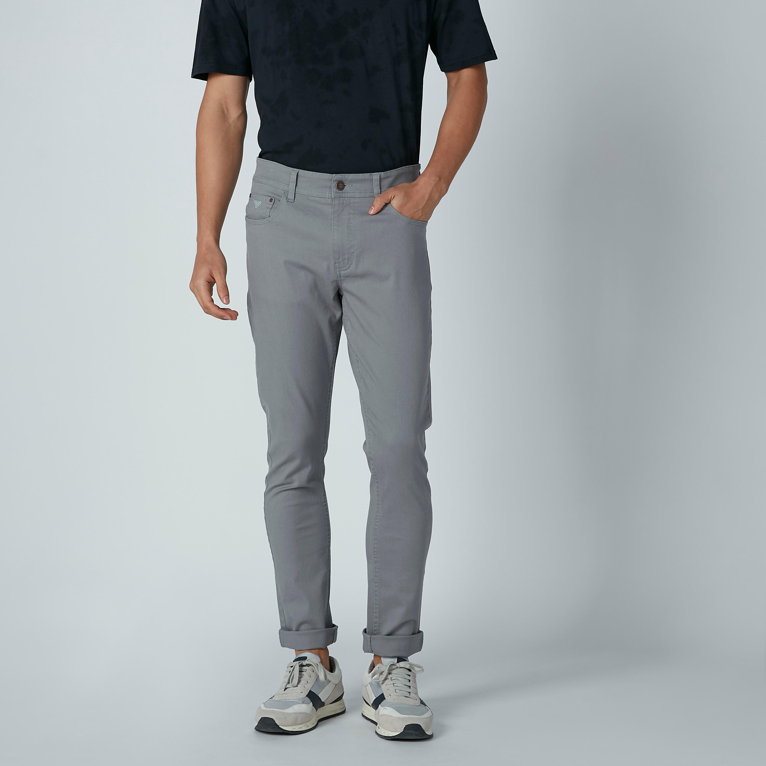 بنطال جينز سادة بقصّة سليم وجيوب-men-clothing-bottoms-jeans-image-2