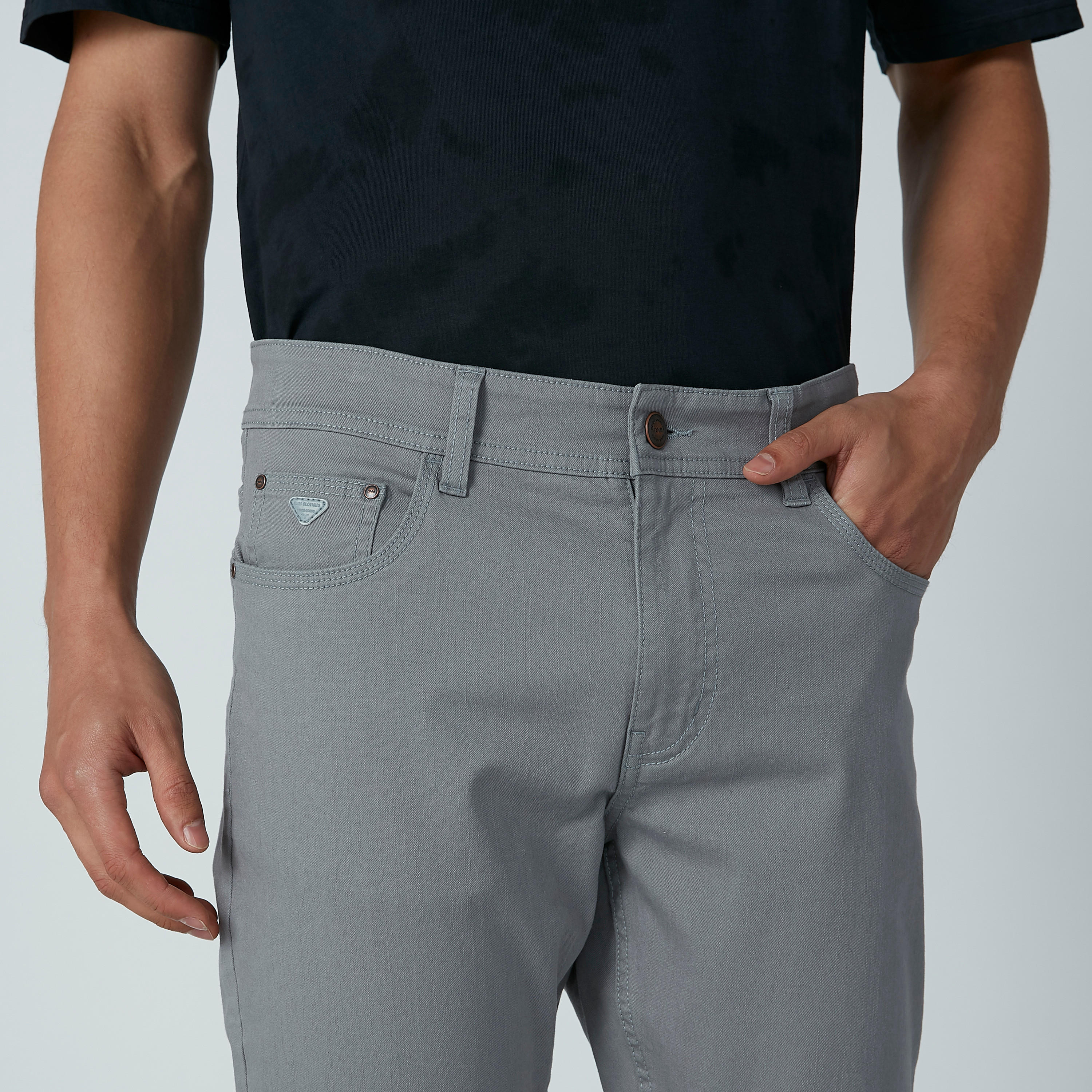 بنطال جينز سادة بقصّة سليم وجيوب-men-clothing-bottoms-jeans-image-5