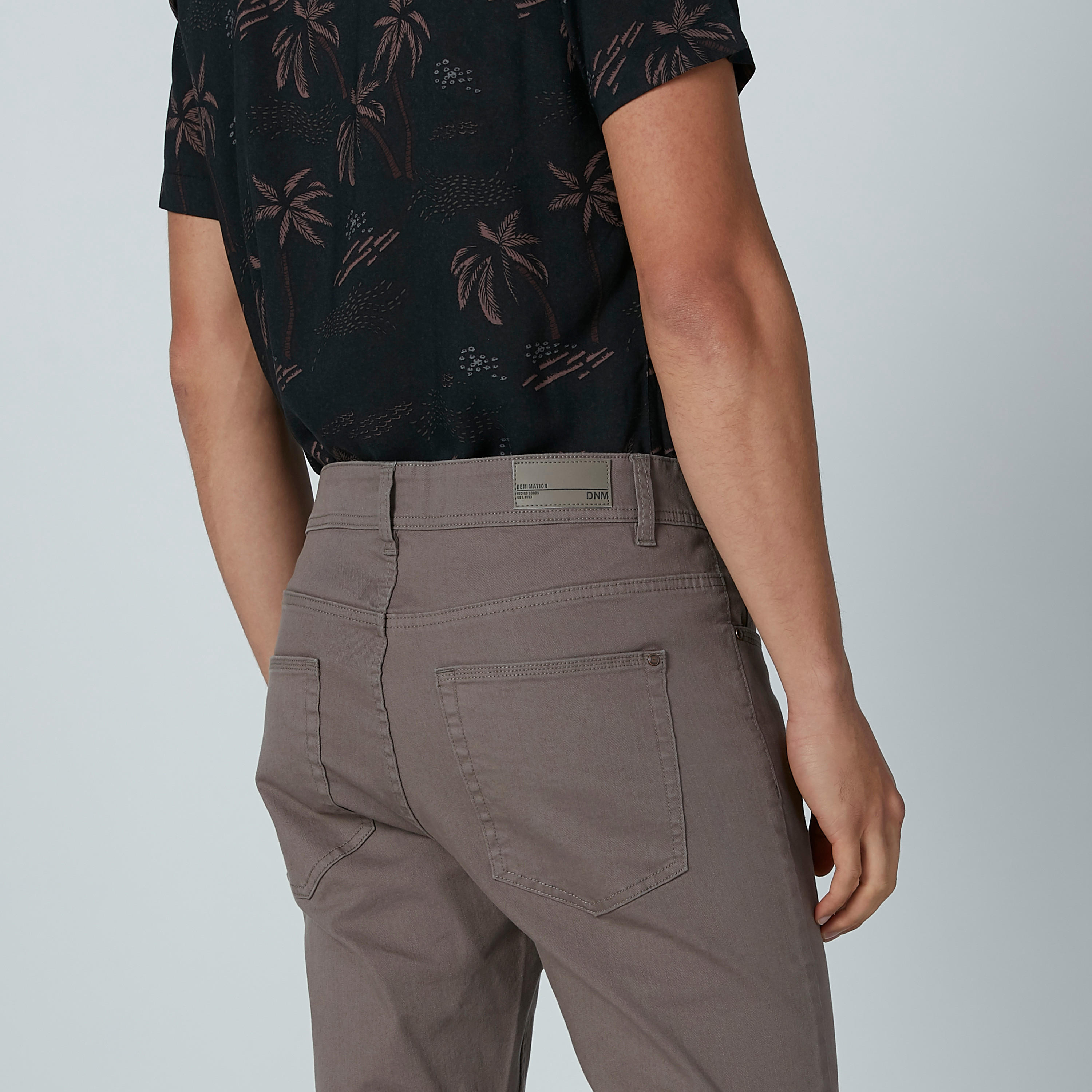 بنطال جينز بقصّة سليم وجيوب-men-clothing-bottoms-jeans-image-5