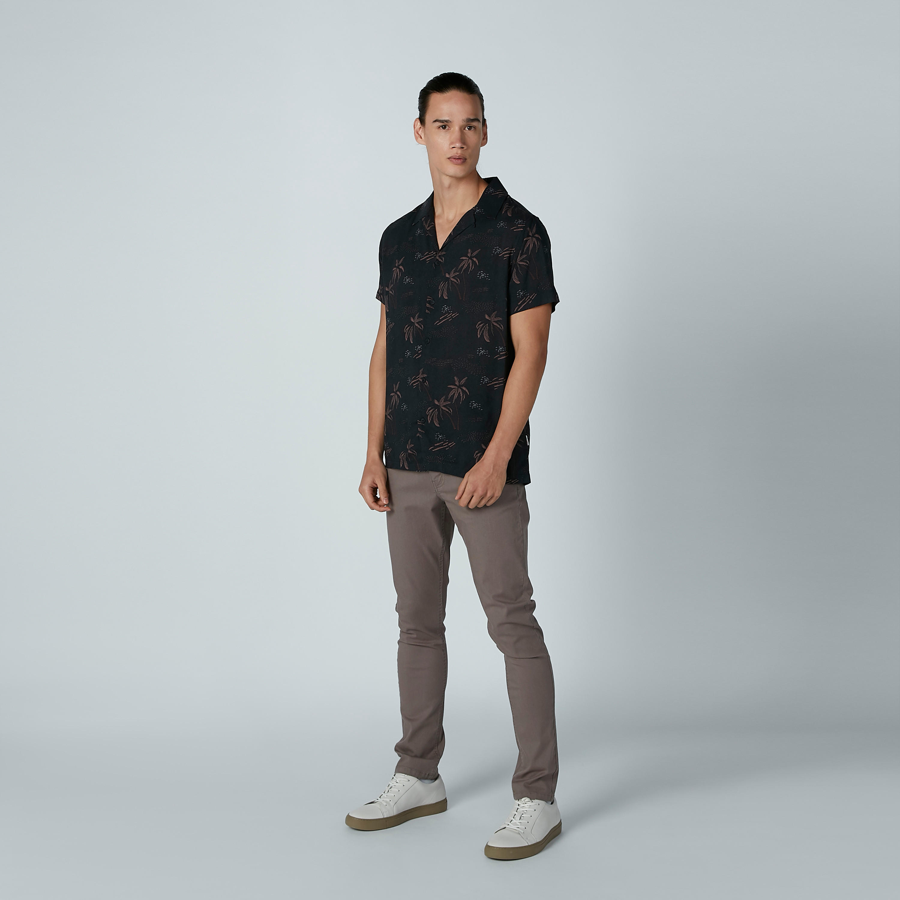 بنطال جينز بقصّة سليم وجيوب-men-clothing-bottoms-jeans-image-1