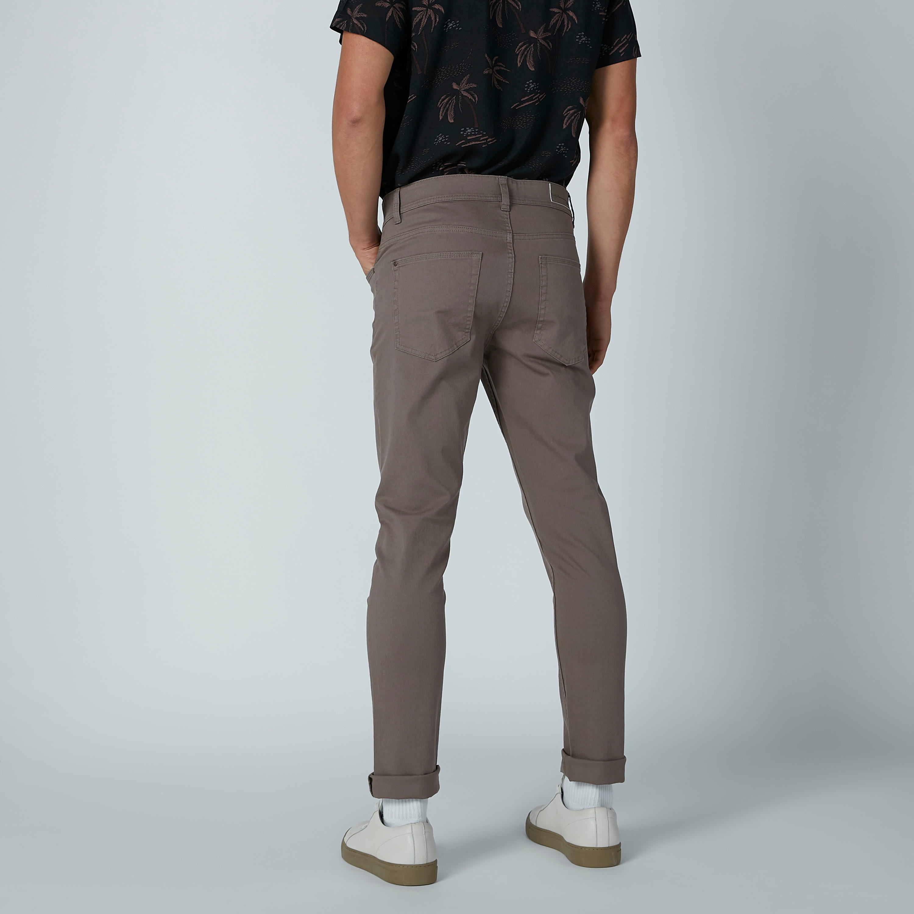 بنطال جينز بقصّة سليم وجيوب-men-clothing-bottoms-jeans-image-4