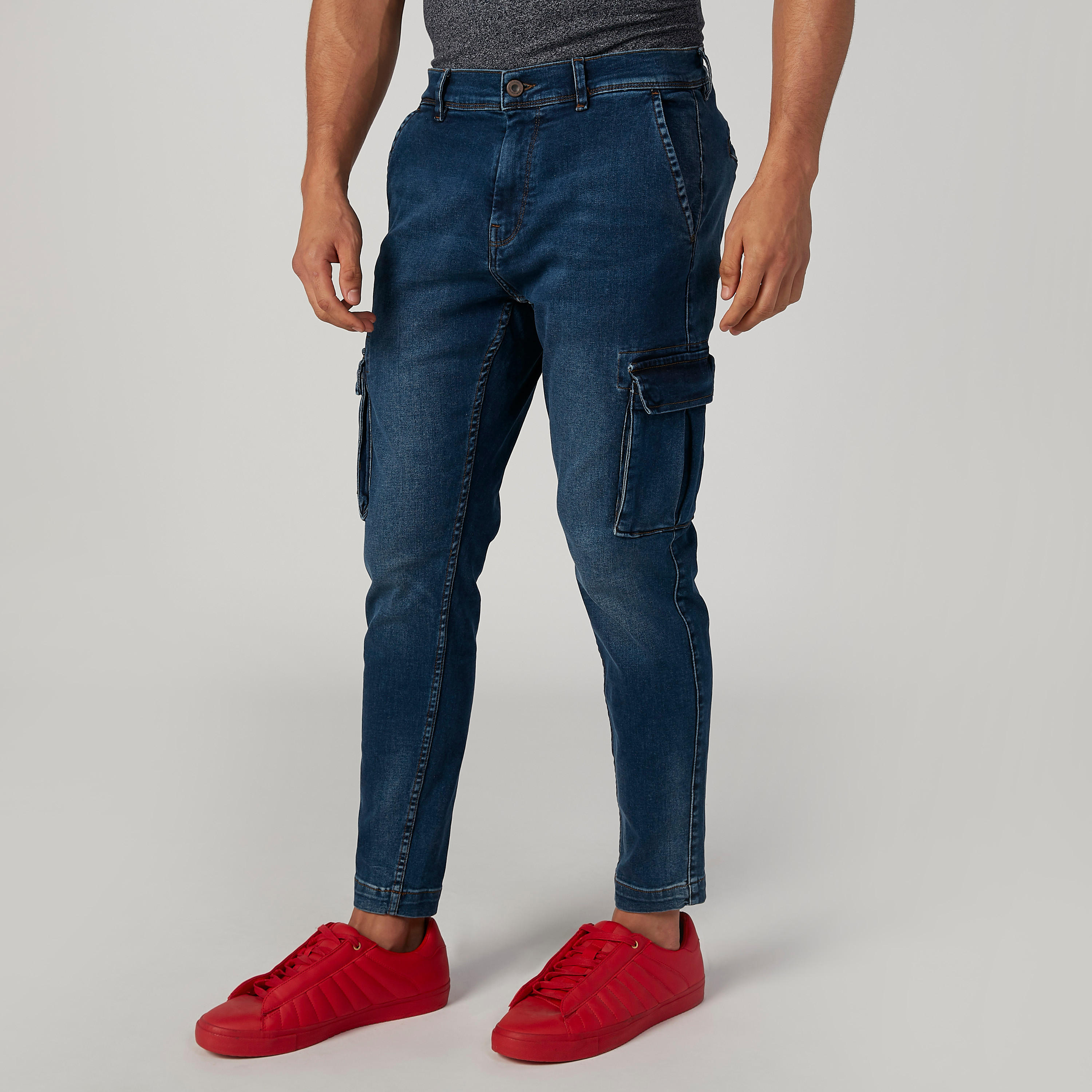 بنطلون جينز مستدام سليم سادة بخصر منخفض وجيوب -men-clothing-bottoms-jeans-image-5