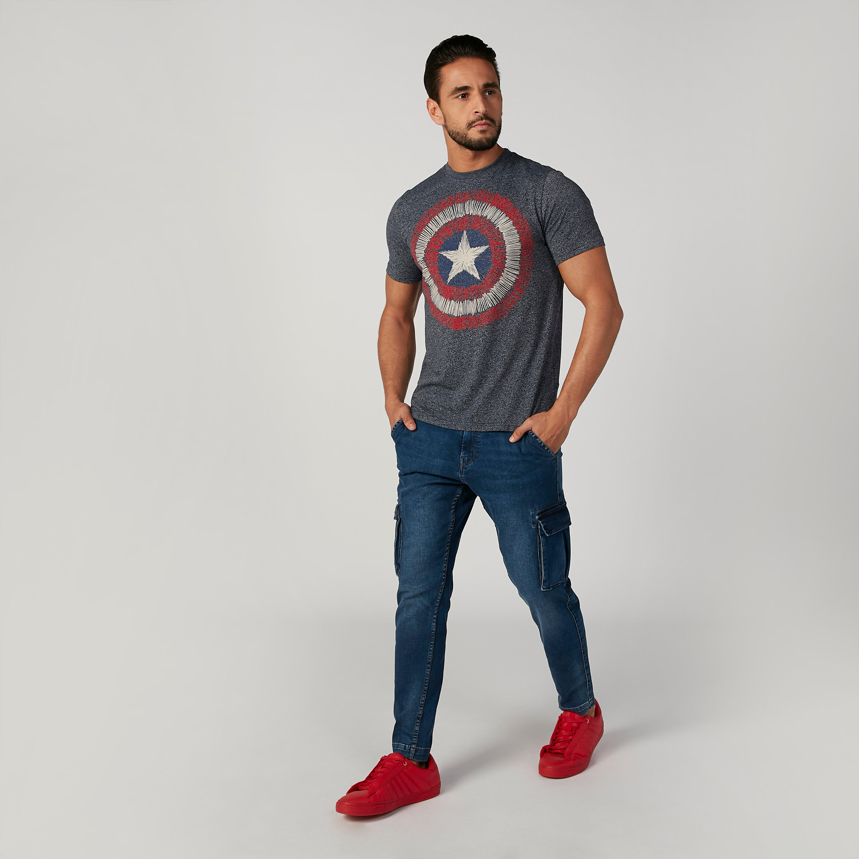 بنطلون جينز مستدام سليم سادة بخصر منخفض وجيوب -men-clothing-bottoms-jeans-image-2