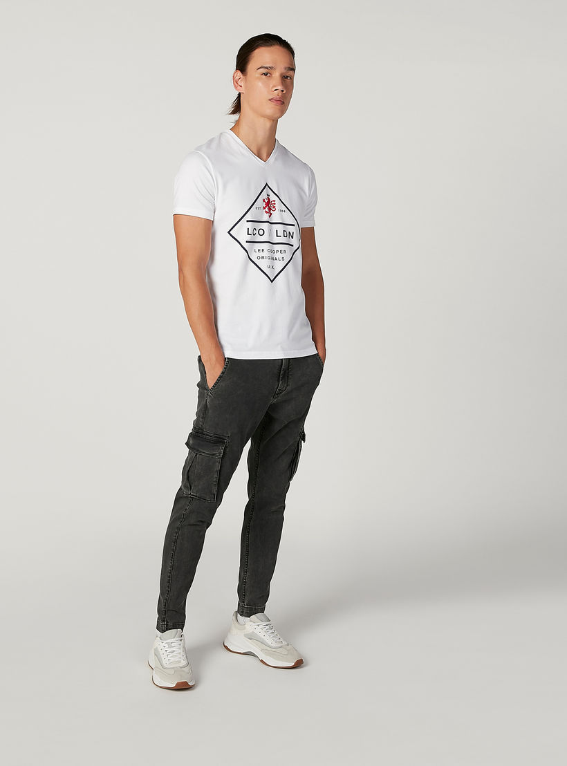 بنطال مستدام جينز بقصّة سليم وخصر منخفض وجيوب-men-clothing-bottoms-jeans-image-2