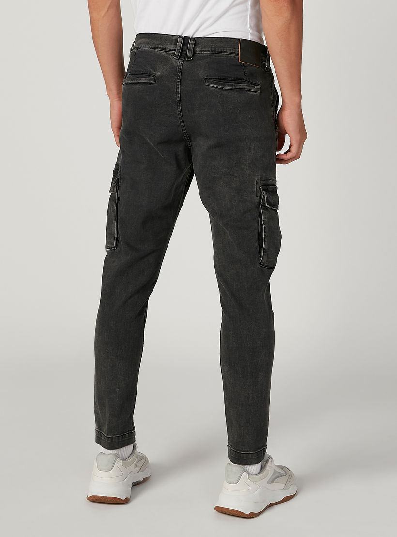 بنطال مستدام جينز بقصّة سليم وخصر منخفض وجيوب-men-clothing-bottoms-jeans-image-4