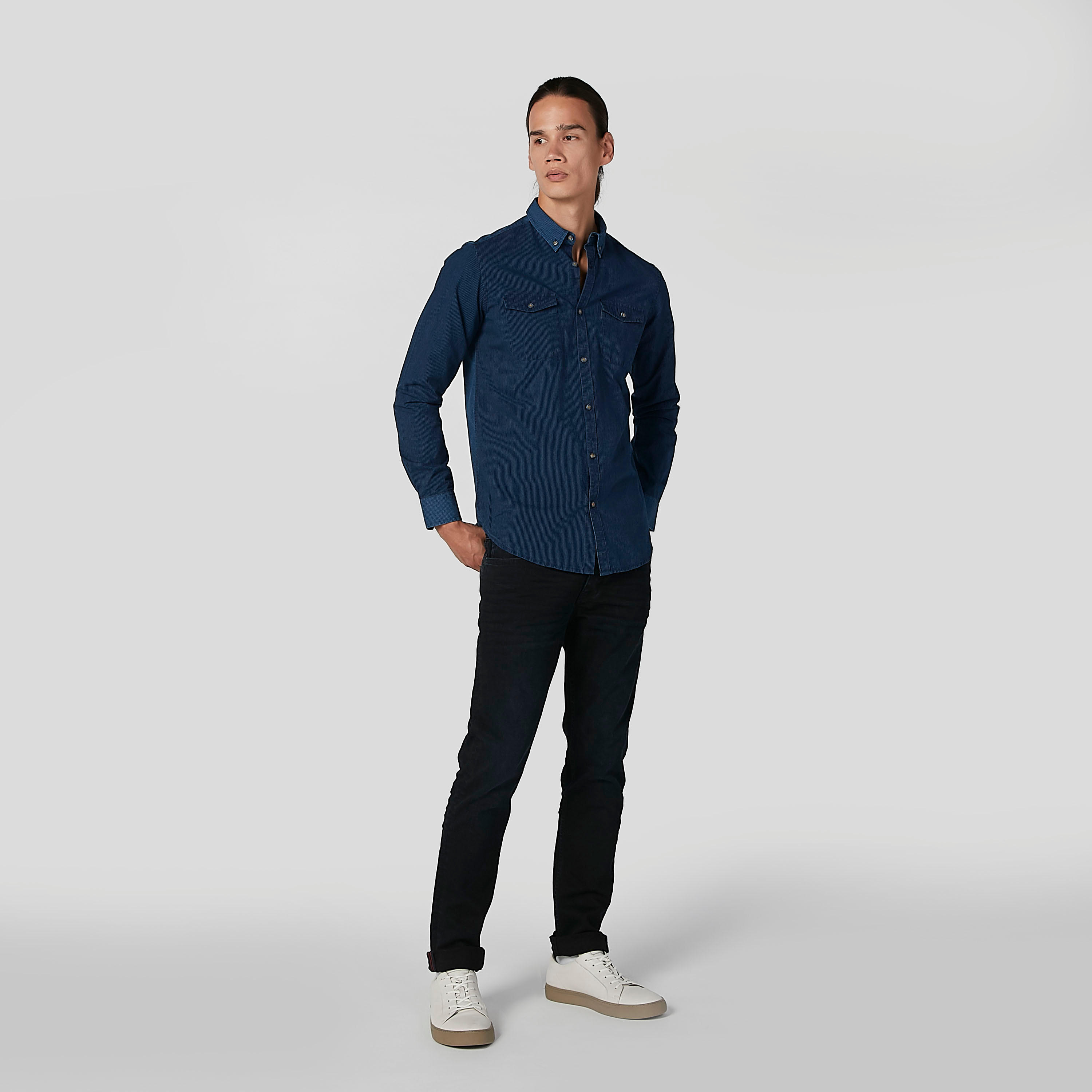 بنطلون جينز مستدام طويل سليم بخصر منخفض وجيوب -men-clothing-bottoms-jeans-image-3