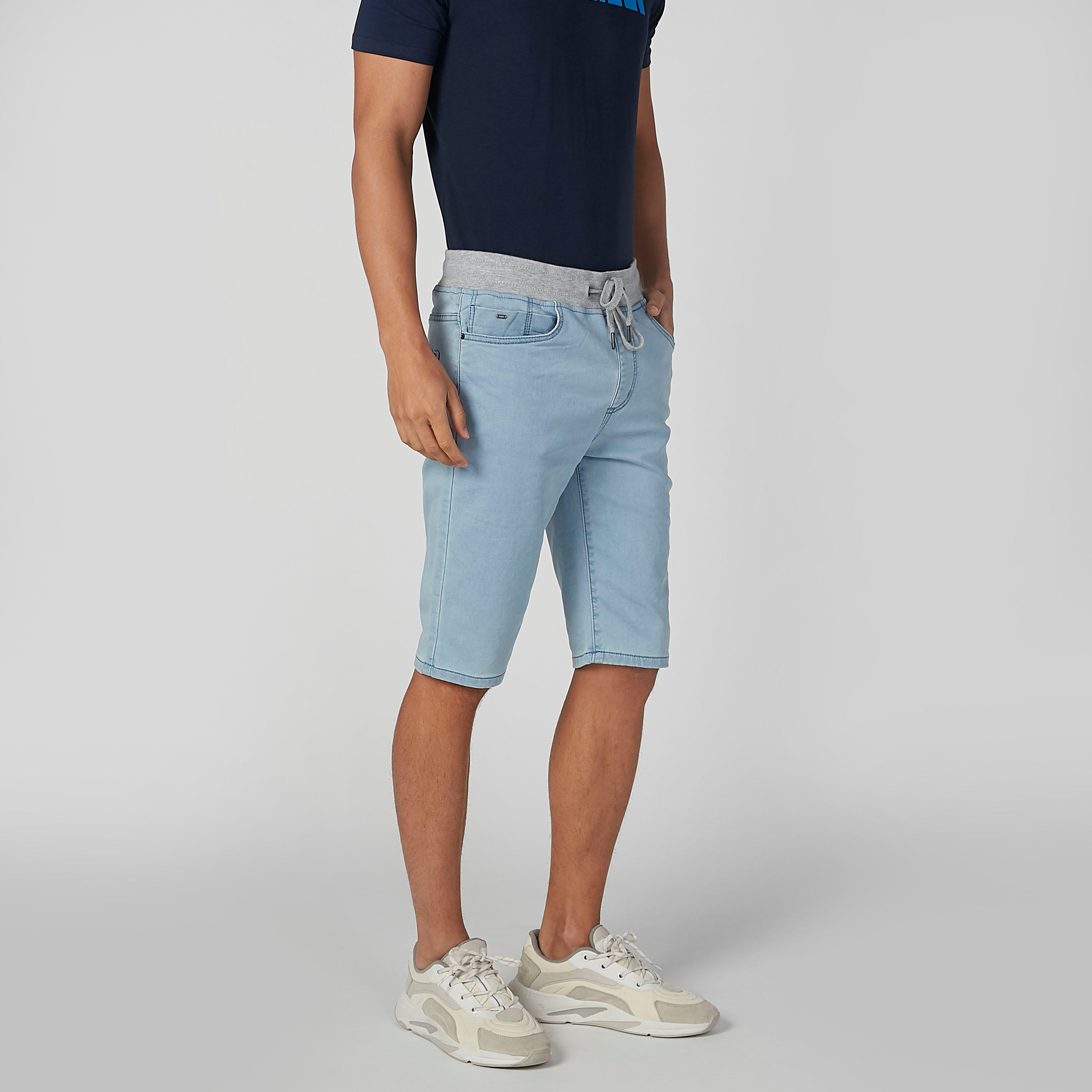 شورت مستدام سادة بخصر منخفض وجيوب-men-clothing-bottoms-shorts-image-2