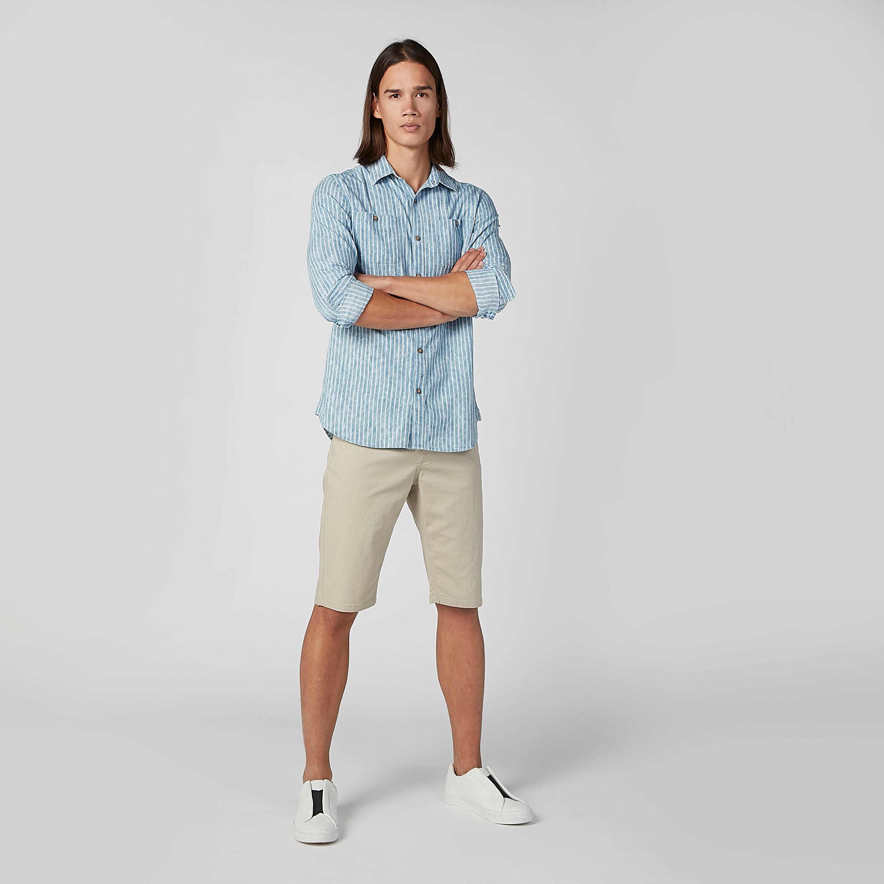 قميص كاروهات بقصّة سليم وأكمام طويلة وجيب على الصدر-men-clothing-shirts-image-2
