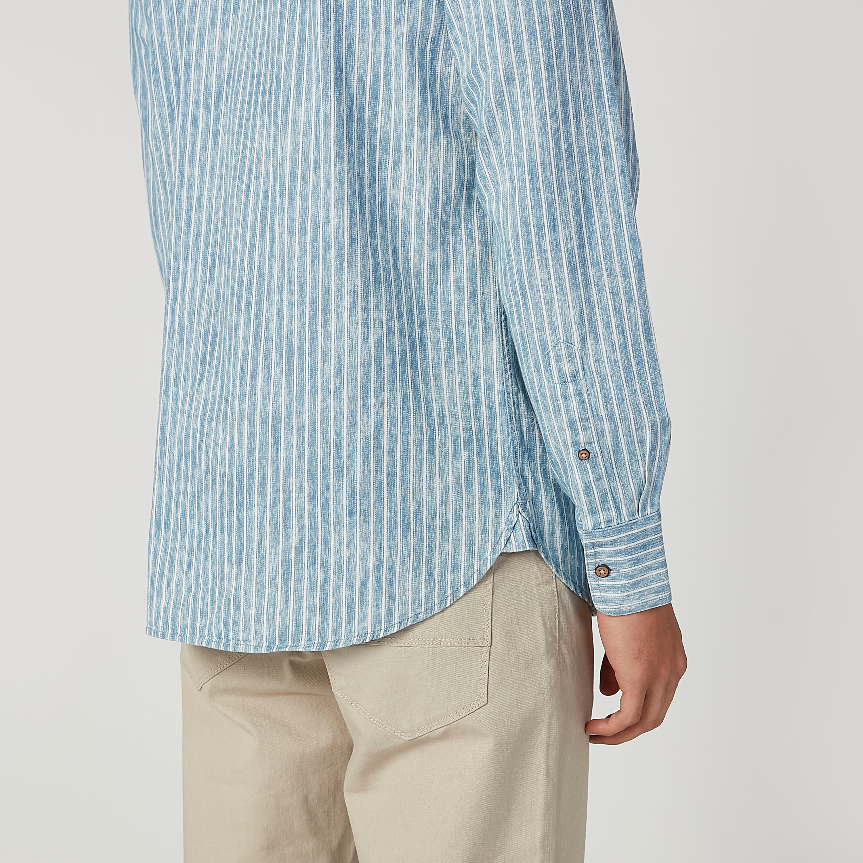 قميص كاروهات بقصّة سليم وأكمام طويلة وجيب على الصدر-men-clothing-shirts-image-6