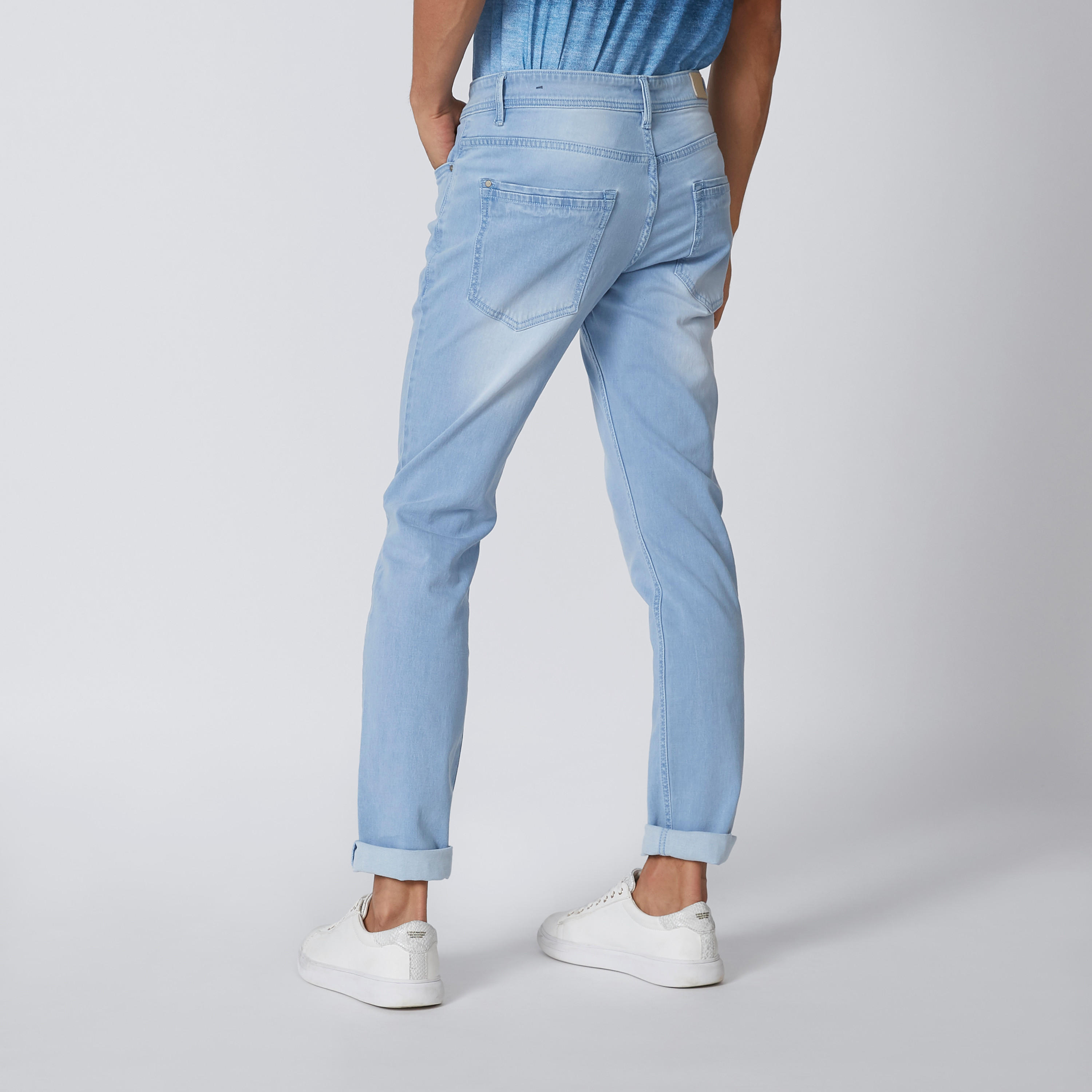 بنطلون جينز مستدام سليم بخصر منخفض وجيوب-men-clothing-bottoms-jeans-image-2