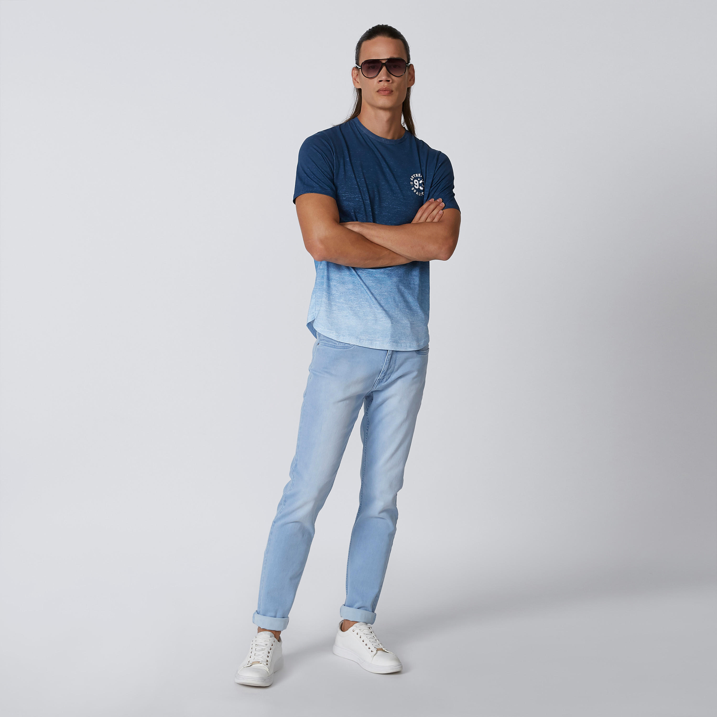 بنطلون جينز مستدام سليم بخصر منخفض وجيوب-men-clothing-bottoms-jeans-image-3