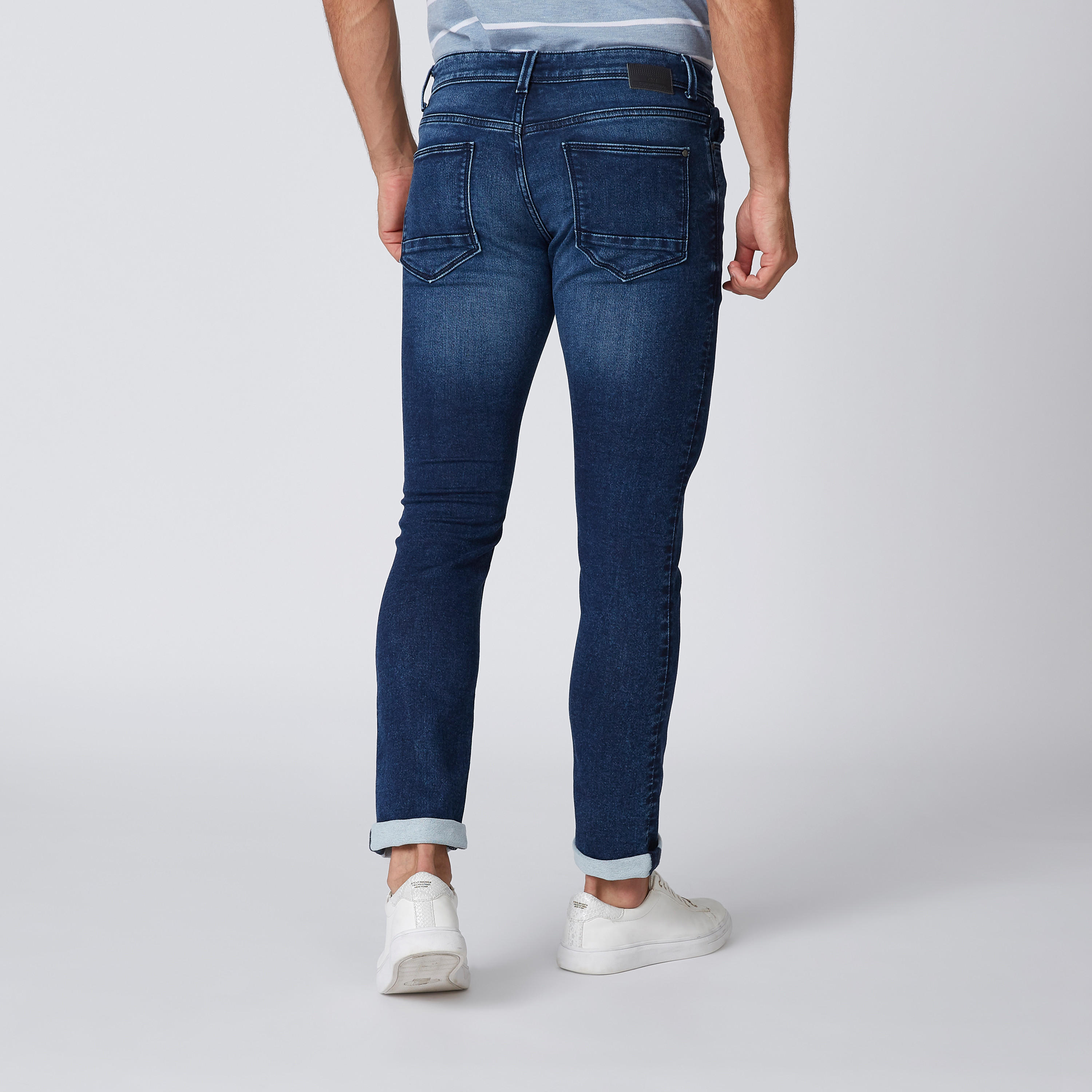 بنطلون جينز مستدام سادة بقصّة سليم وجيوب -men-clothing-bottoms-jeans-image-4
