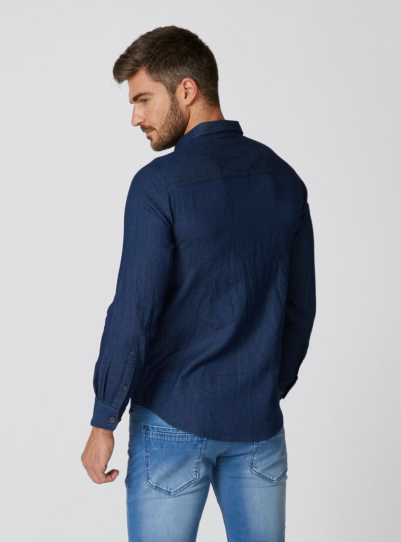 قميص دينم سادة بقصّة سليم وياقة عاديّة وأكمام طويلة-men-clothing-shirts-image-4