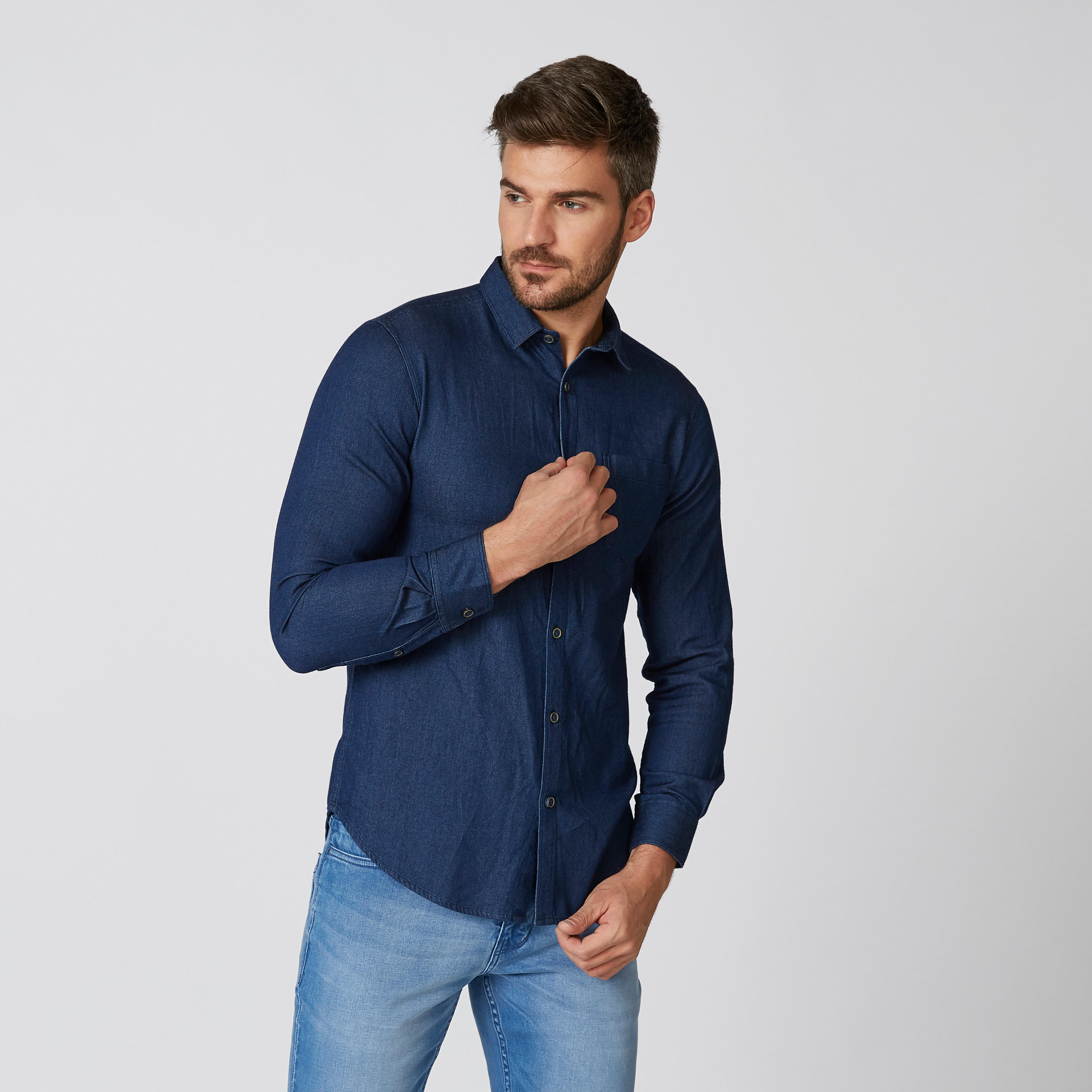 قميص دينم سادة بقصّة سليم وياقة عاديّة وأكمام طويلة-men-clothing-shirts-image-3