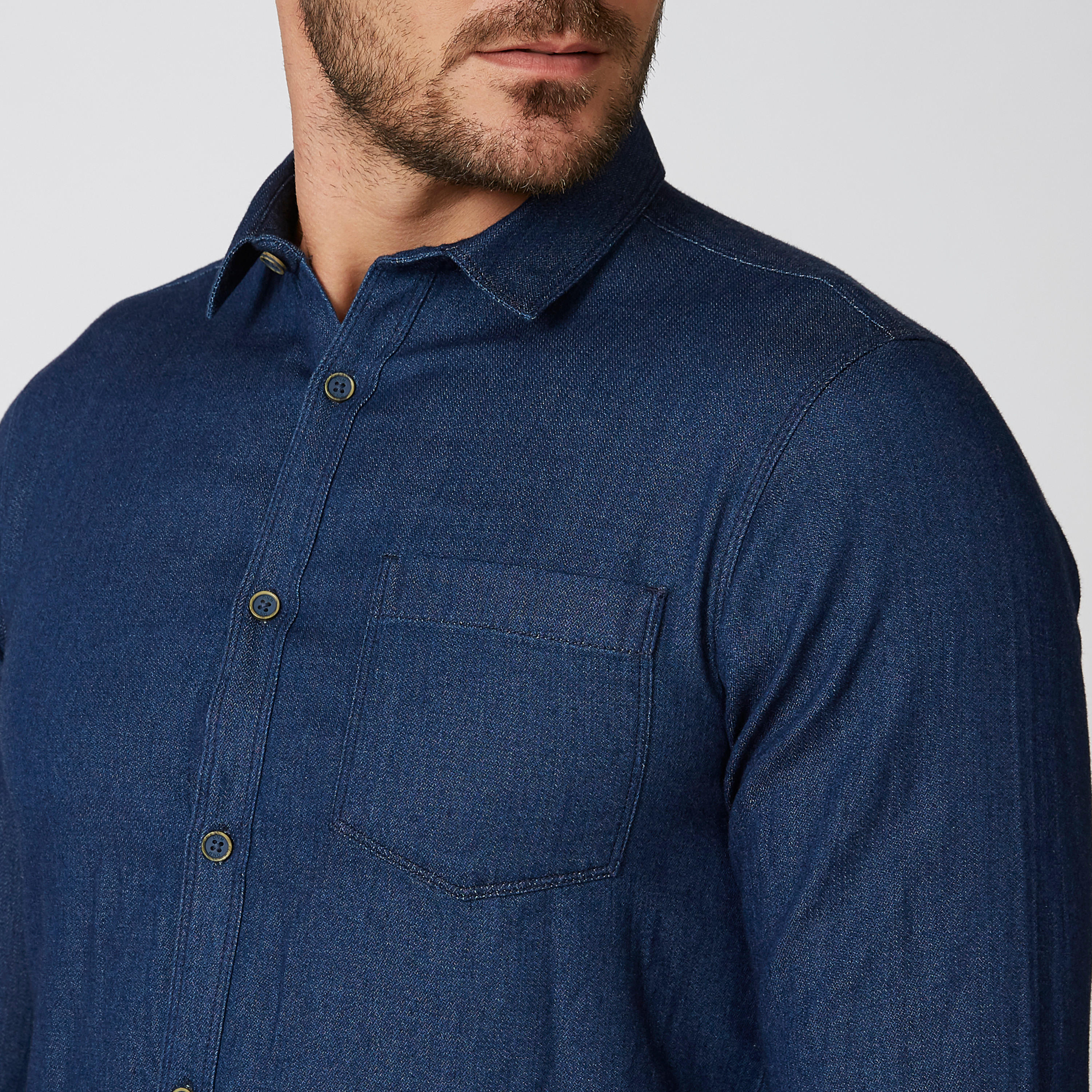 قميص دينم سادة بقصّة سليم وياقة عاديّة وأكمام طويلة-men-clothing-shirts-image-1