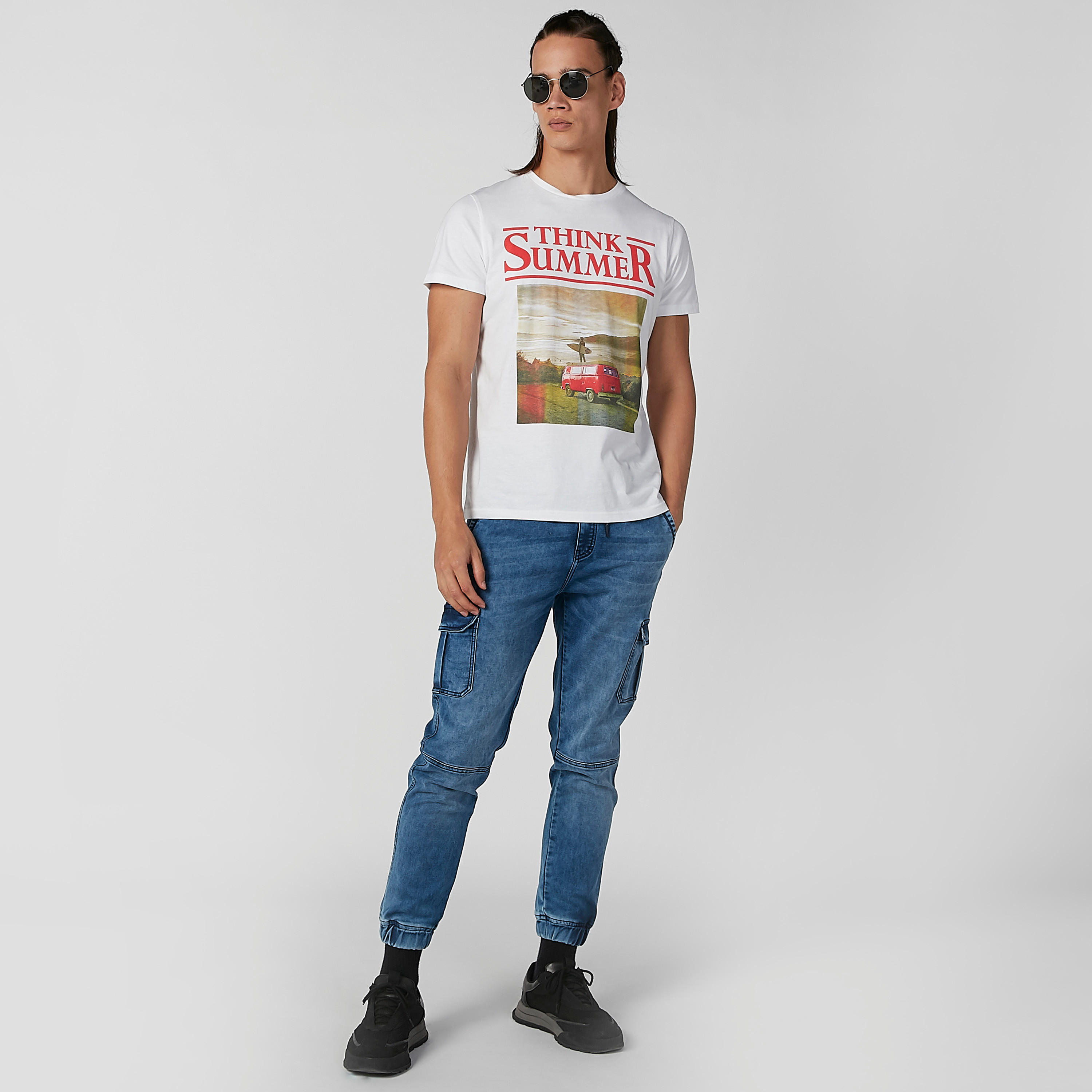 بنطلون جينز مستدام سليم بخصر منخفض وجيوب-men-clothing-bottoms-jeans-image-3
