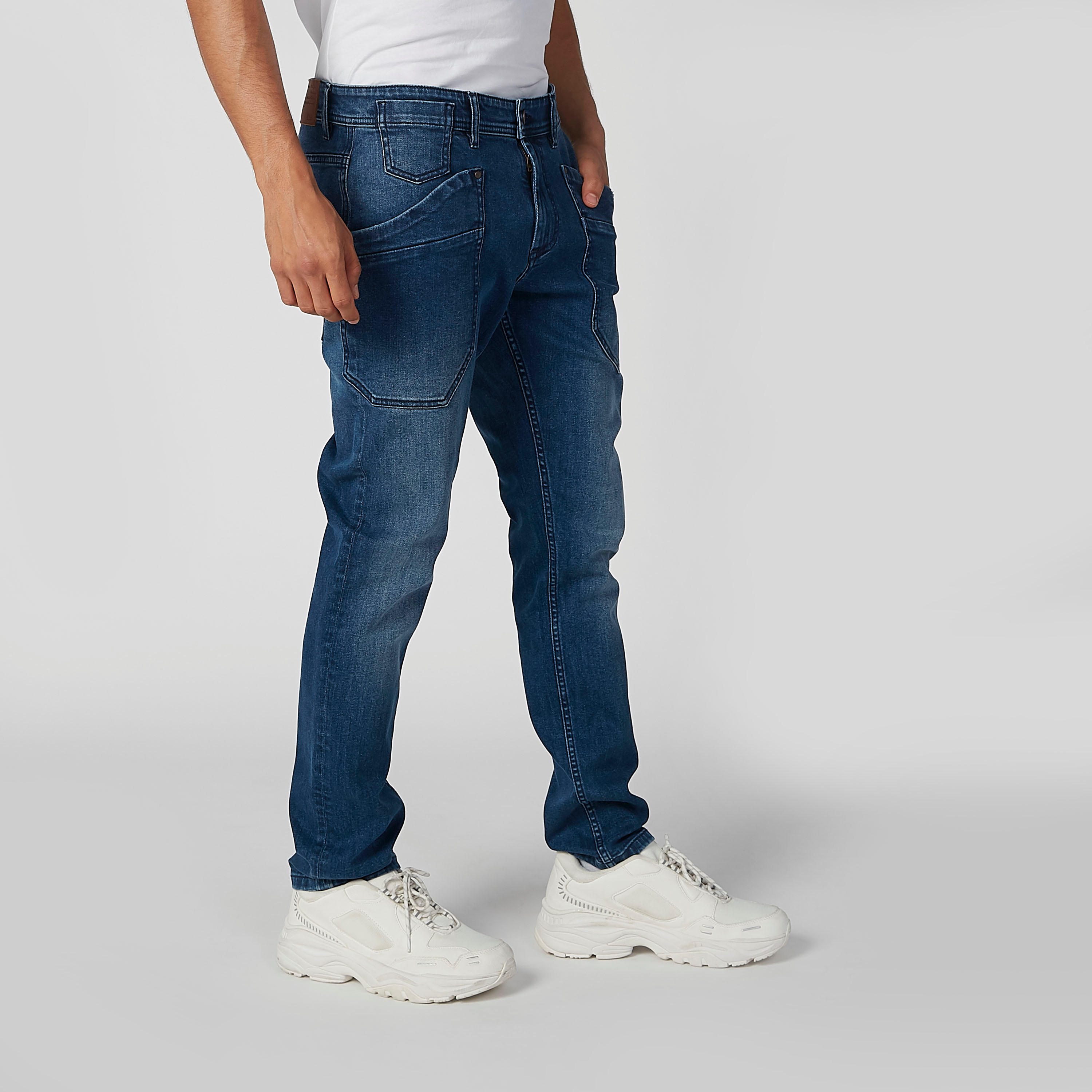 بنطلون جينز مستدام سليم بخصر منخفض وجيوب -men-clothing-bottoms-jeans-image-1