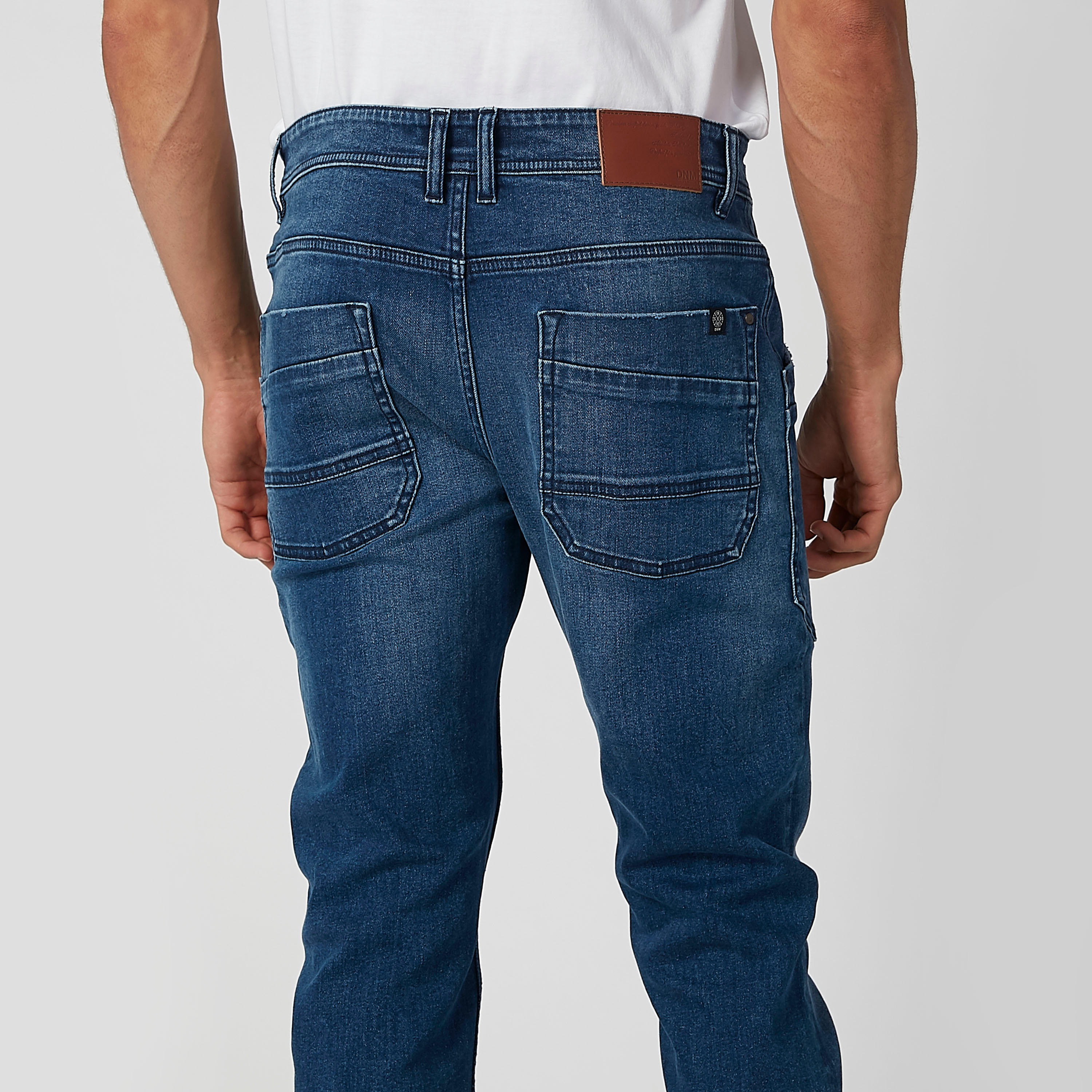 بنطلون جينز مستدام سليم بخصر منخفض وجيوب -men-clothing-bottoms-jeans-image-6