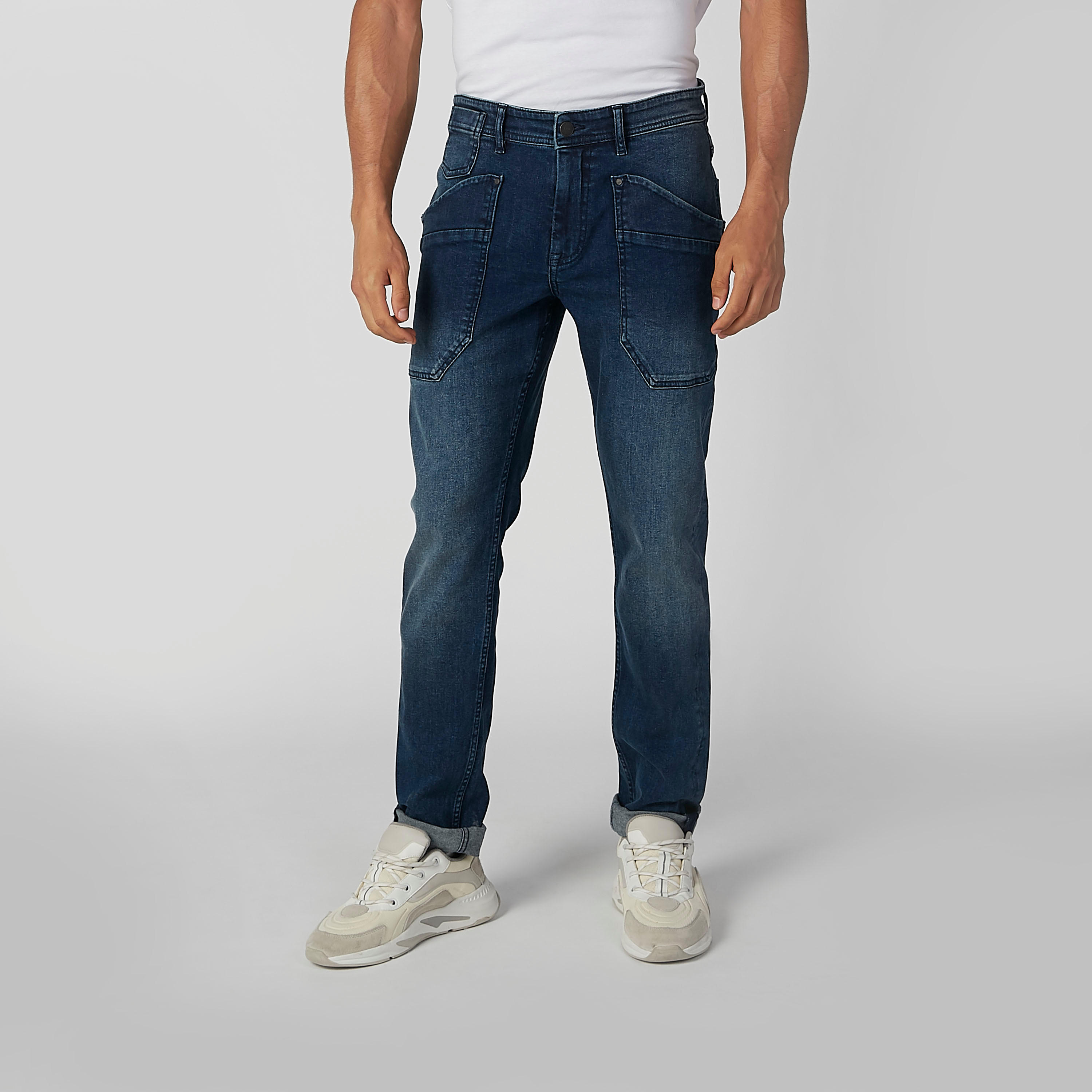 بنطلون جينز مستدام سليم بخصر منخفض وجيوب -men-clothing-bottoms-jeans-image-9