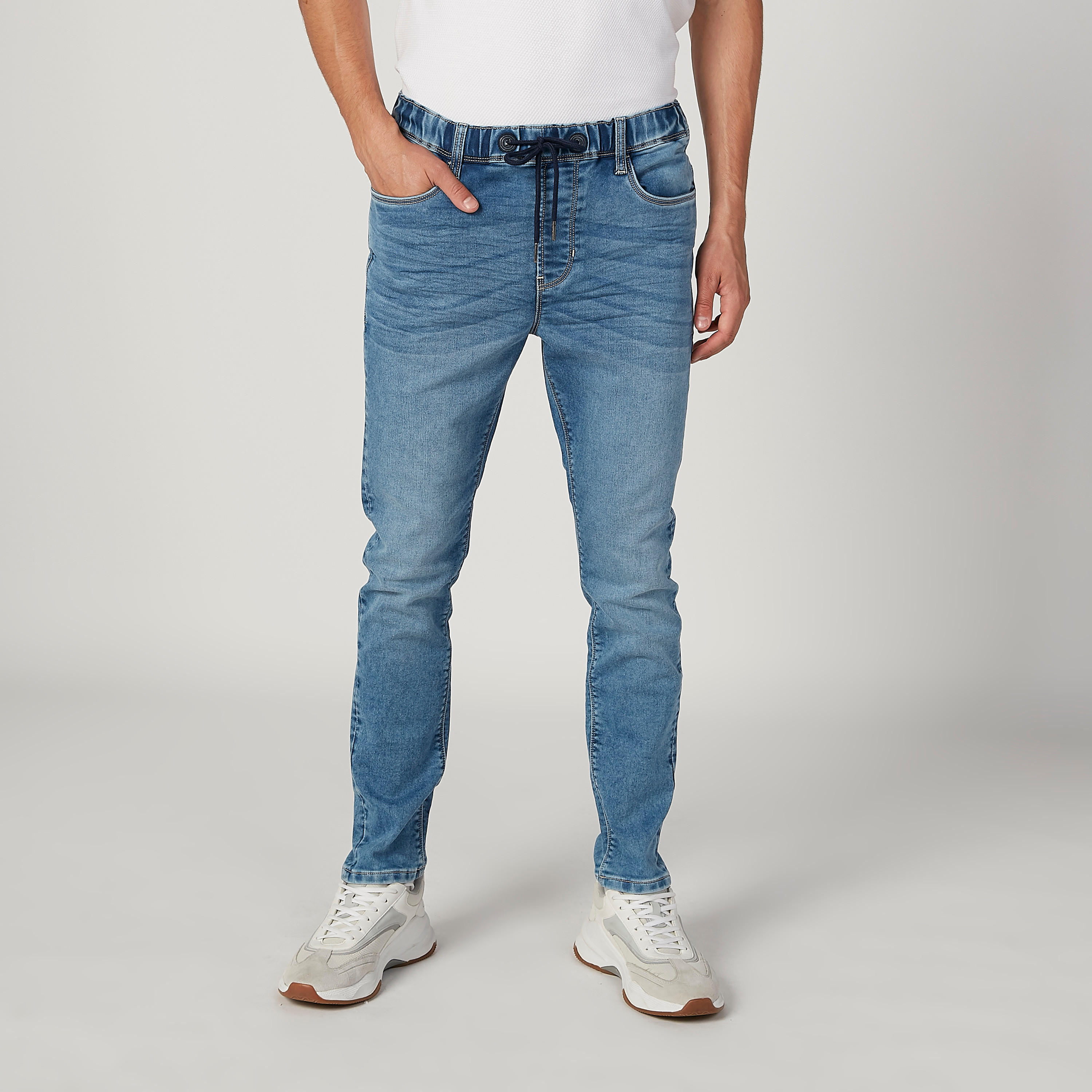 بنطلون جينز مستدام سكيني بارز الملمس بخصر منخفض وجيوب-men-clothing-bottoms-jeans-image-1