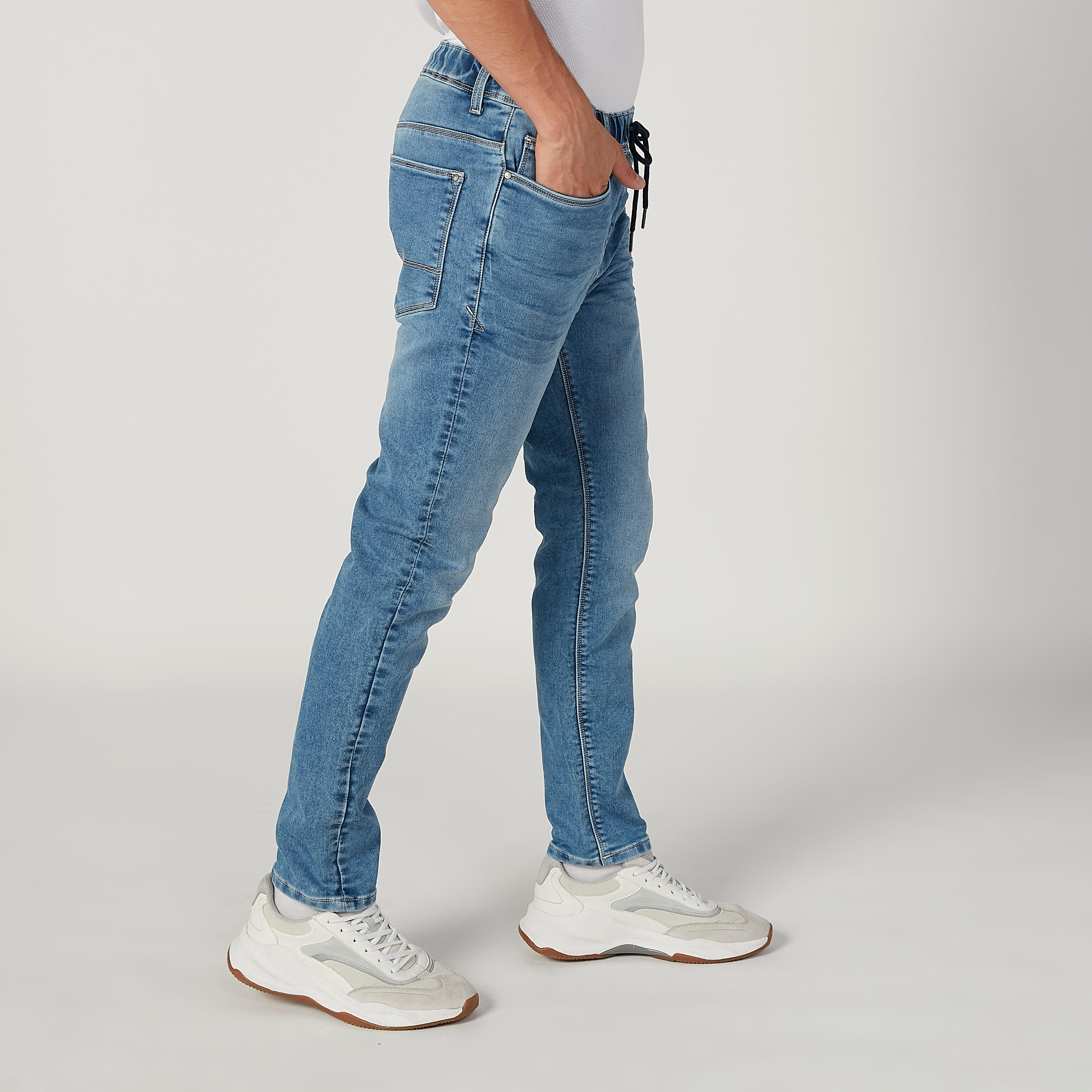 بنطلون جينز مستدام سكيني بارز الملمس بخصر منخفض وجيوب-men-clothing-bottoms-jeans-image-5